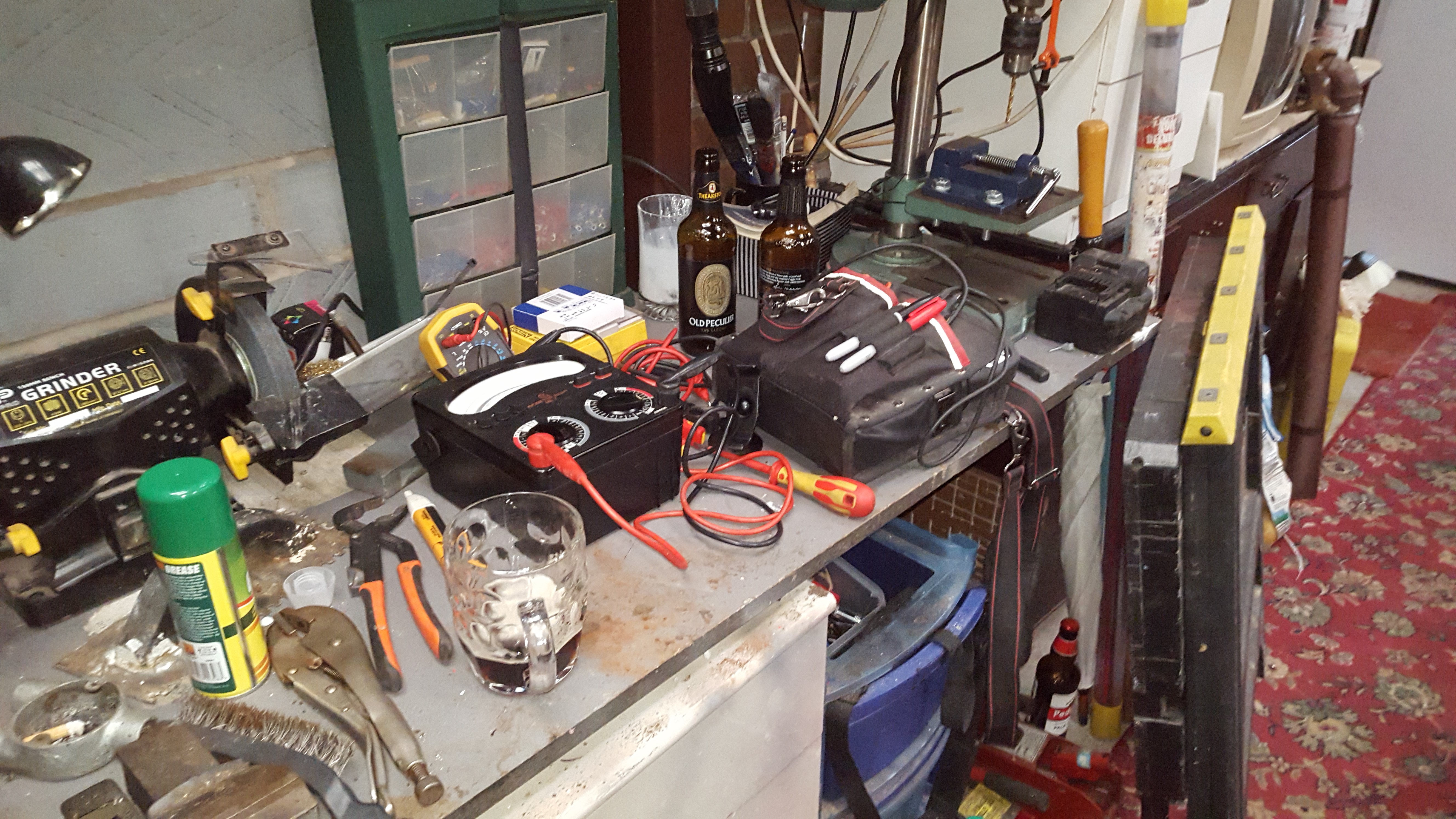 [ElectriciansForums.net] Tidy Work Bench... Not.