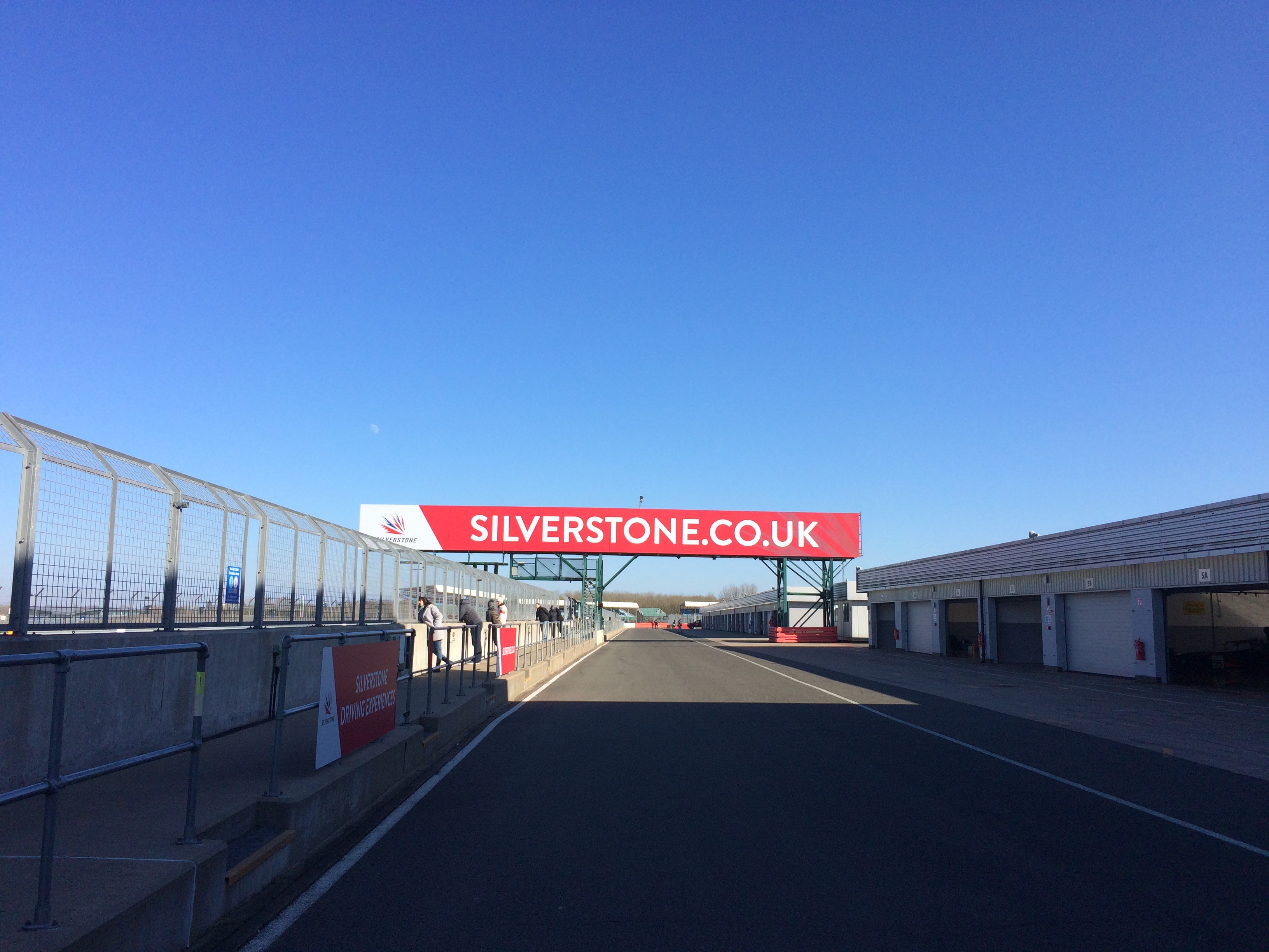 [ElectriciansForums.net] A day out at a very cold Silverstone!