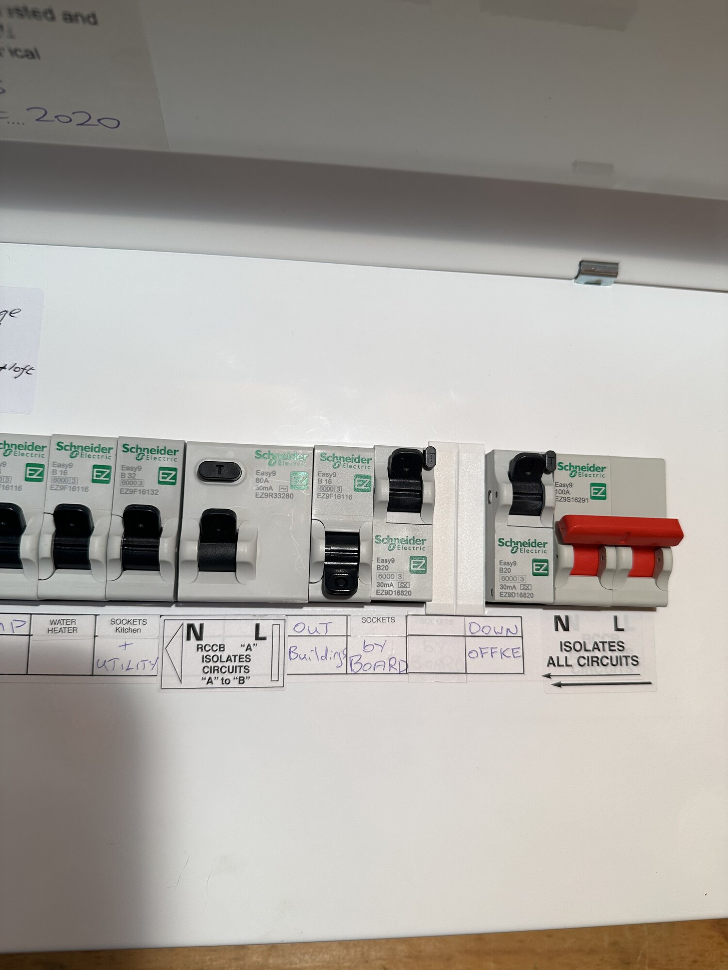 [ElectriciansForums.net] Dodgy trade pictures for your amusement! - 1 Million Views!