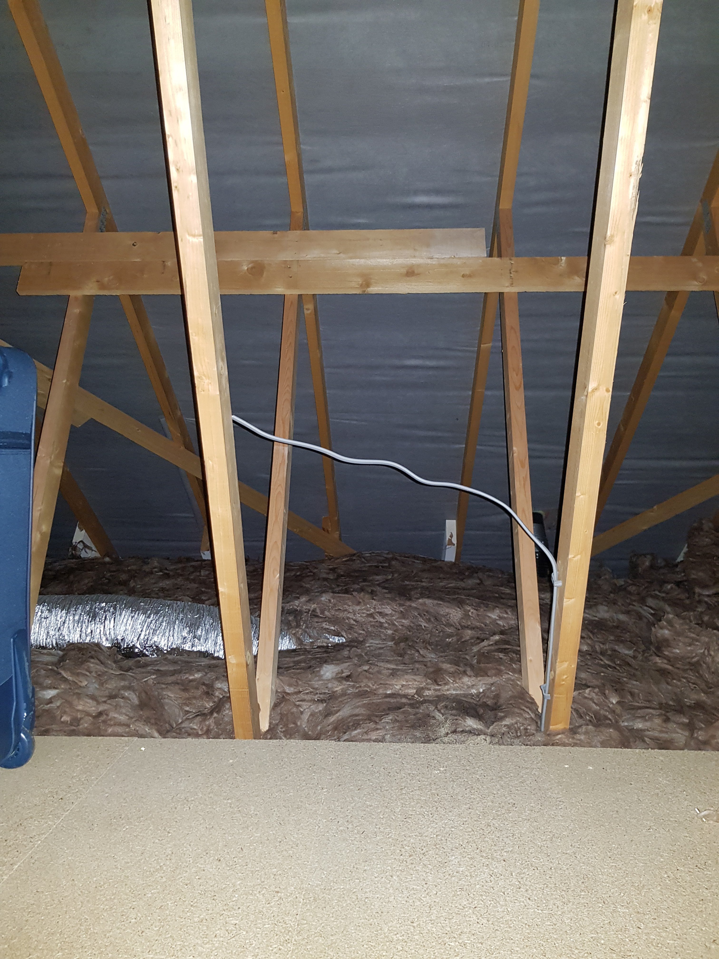 [ElectriciansForums.net] Best Way to Add a Light in the Loft