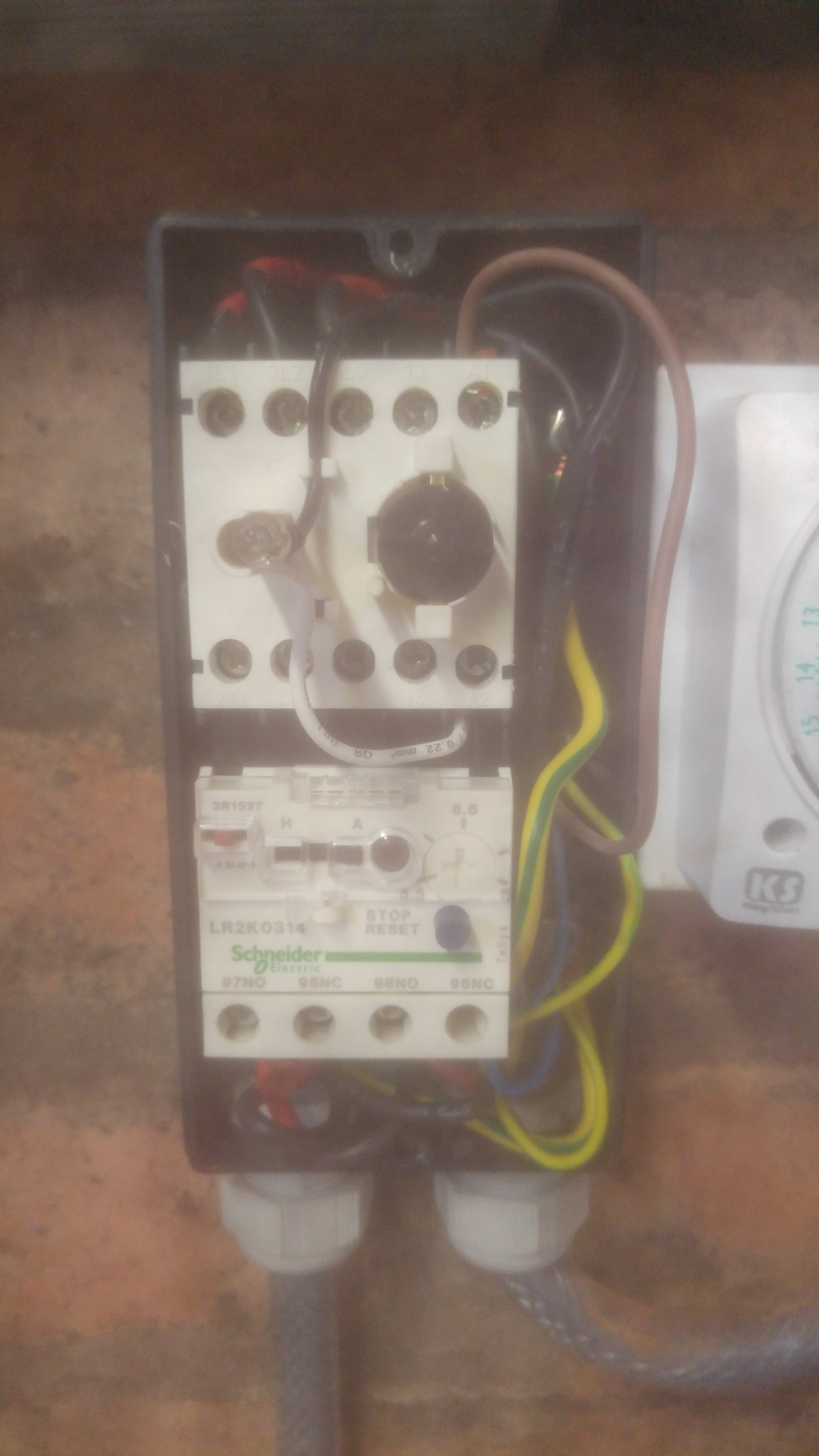 [ElectriciansForums.net] Swimming Pool Starter Help!