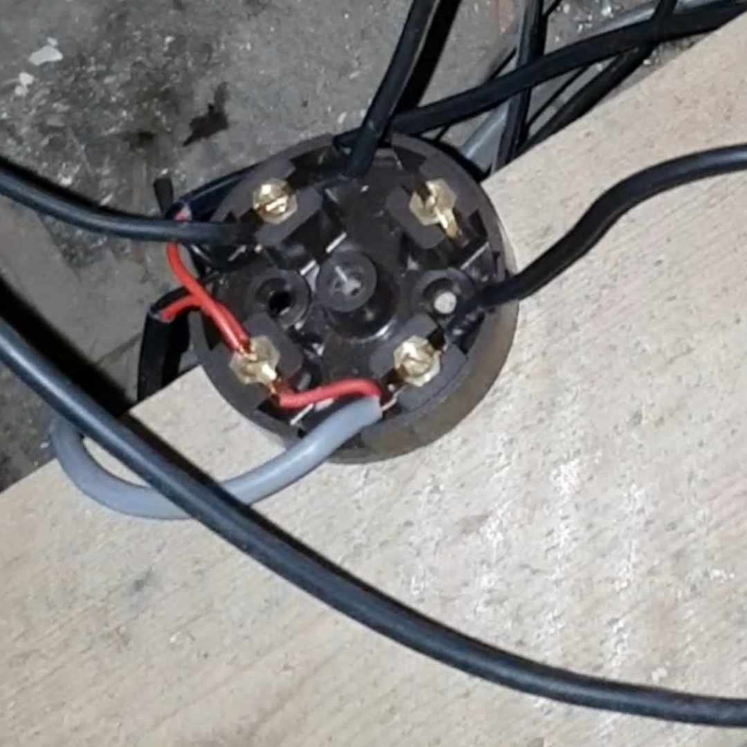 [ElectriciansForums.net] Help please, What would you do?