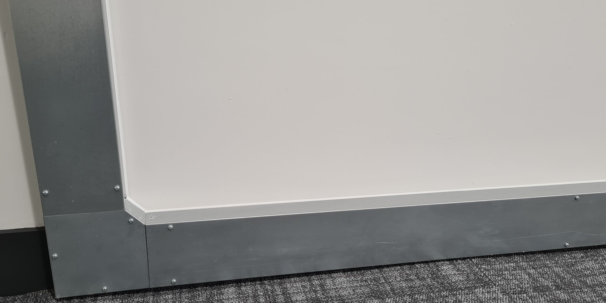 [ElectriciansForums.net] Identify perimeter Dado Trunking