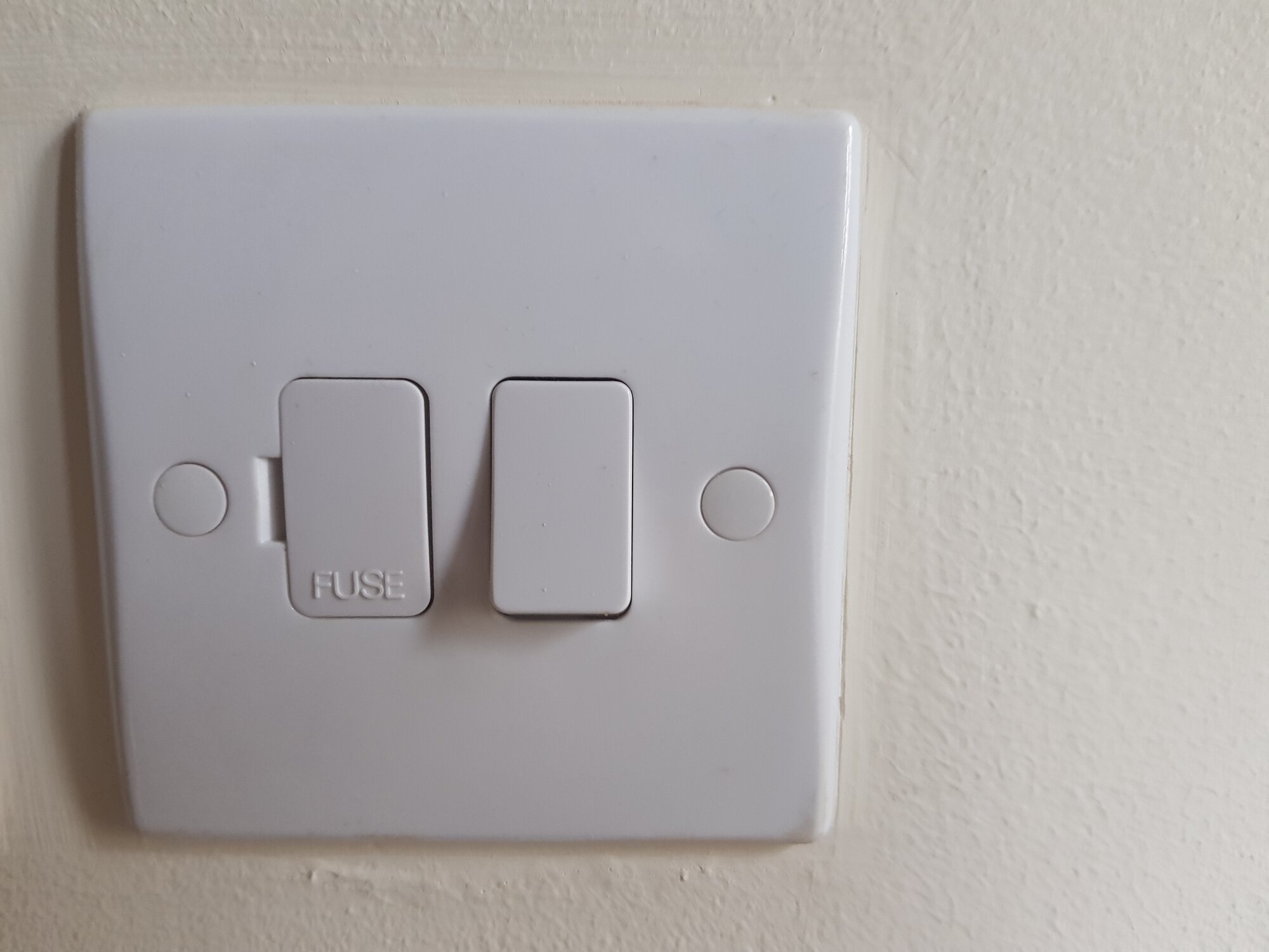 [ElectriciansForums.net] Smart switch plus fuse