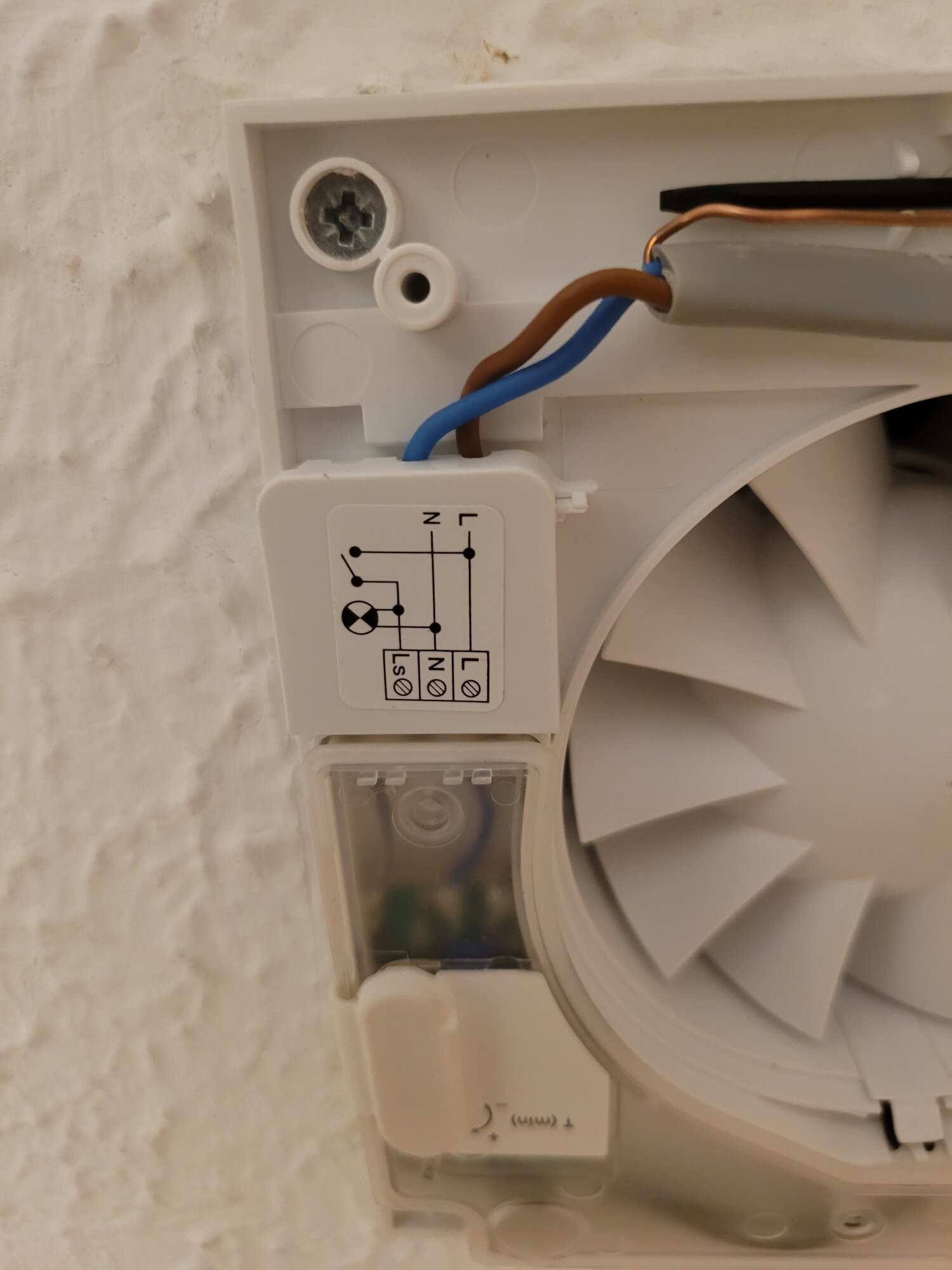 [ElectriciansForums.net] Extractor Fan Installation Help!