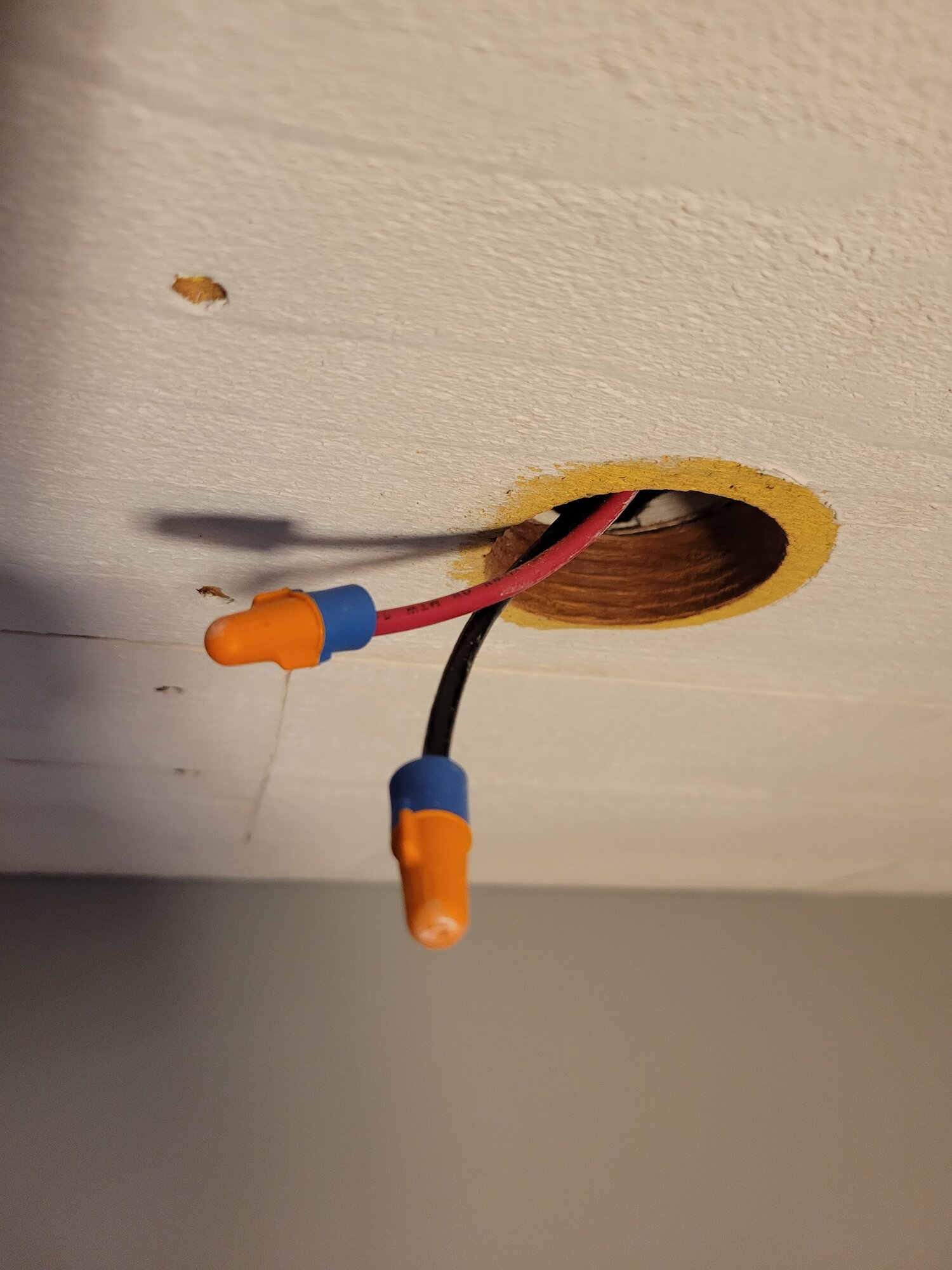 [ElectriciansForums.net] I have recessed lighting with only 2 wires, black and red, both hot