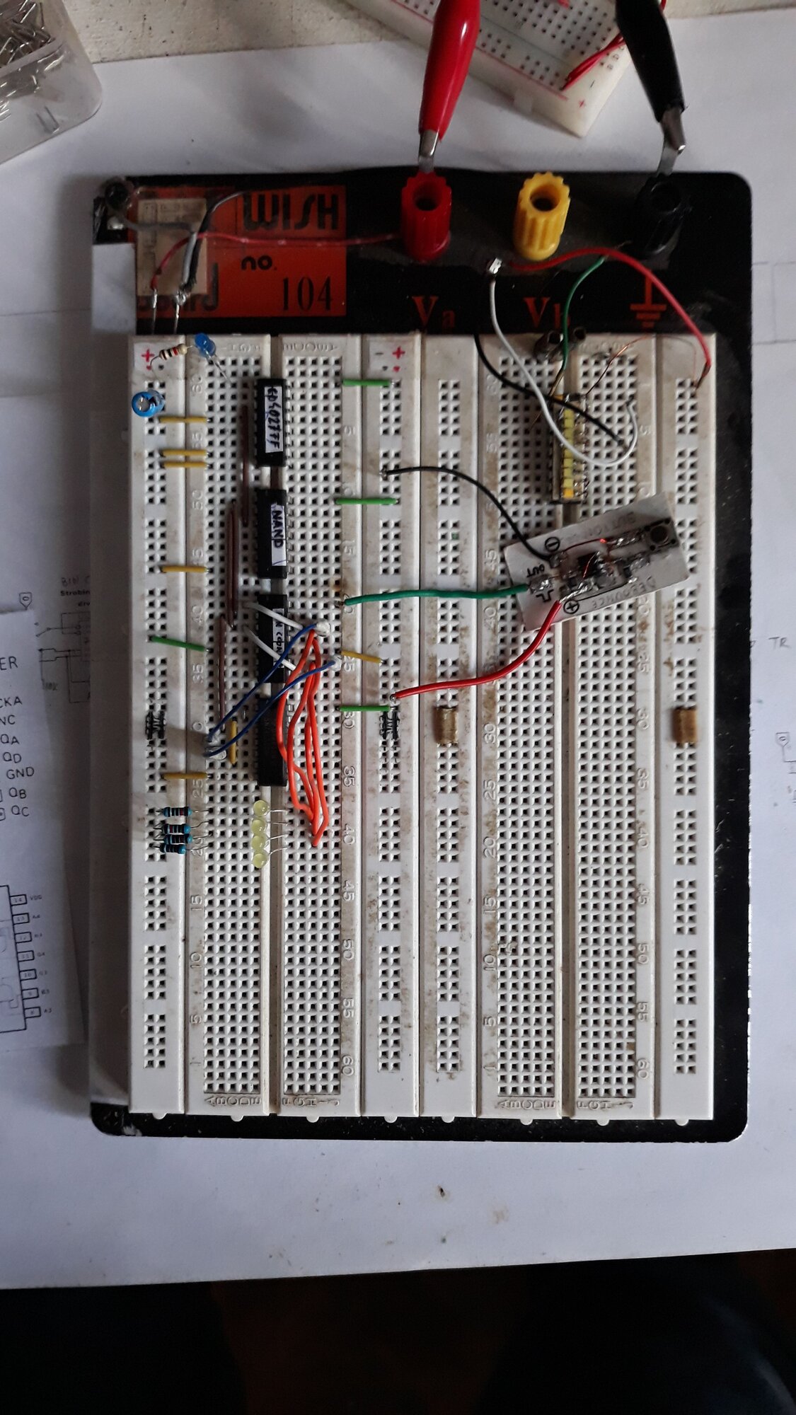 [ElectriciansForums.net] AT28C16 EEPROM learning experiments