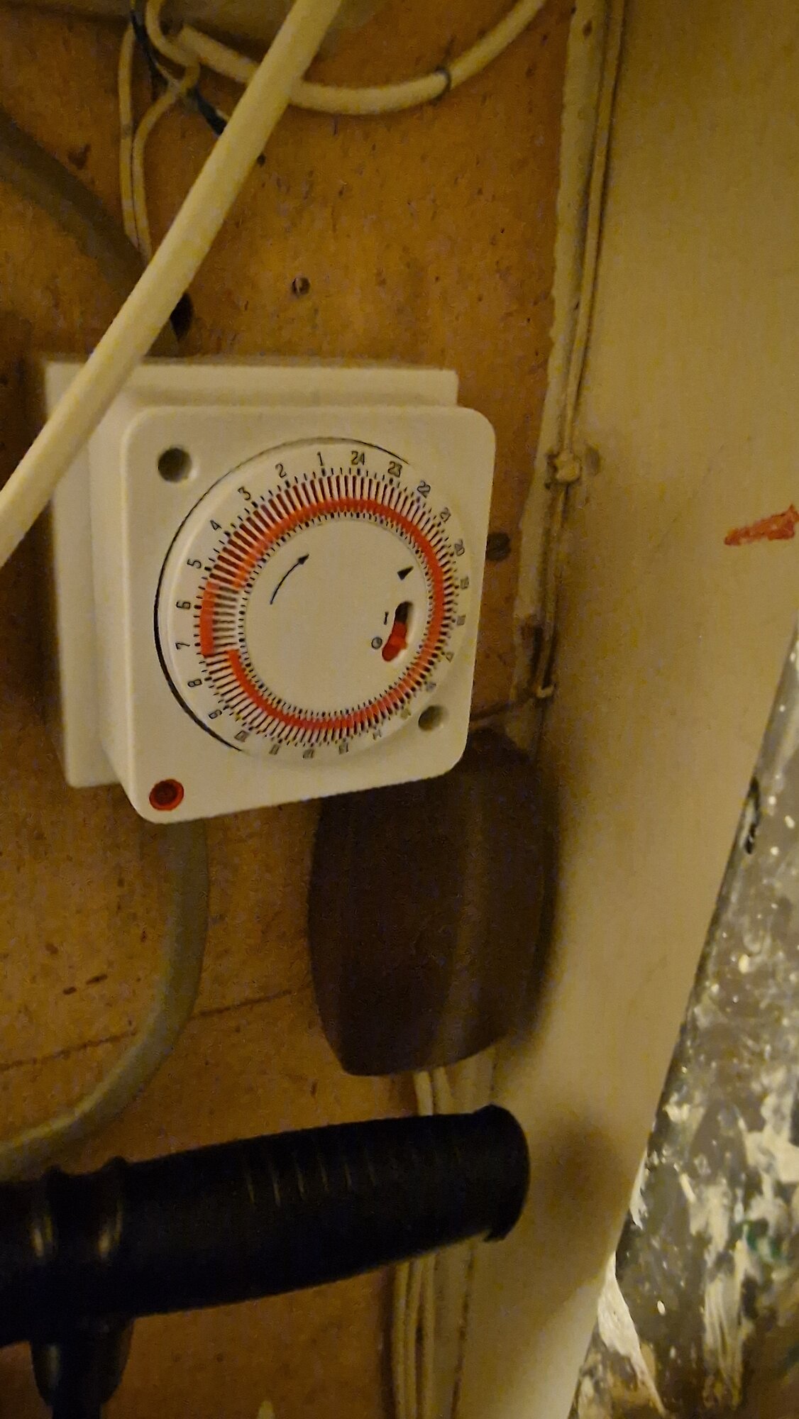 [ElectriciansForums.net] Could my meter be wired up wrong?