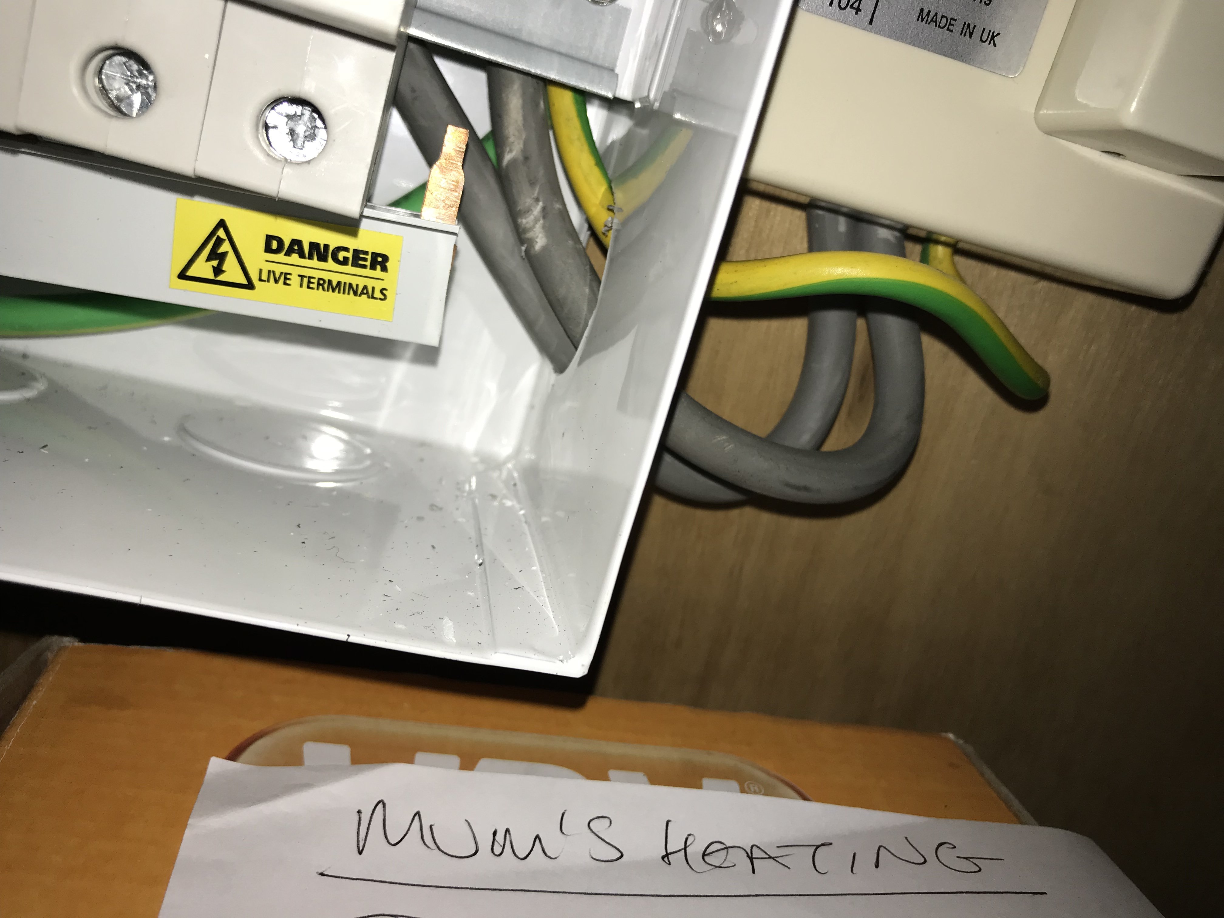 [ElectriciansForums.net] Dodgy trade pictures for your amusement! - 1 Million Views!