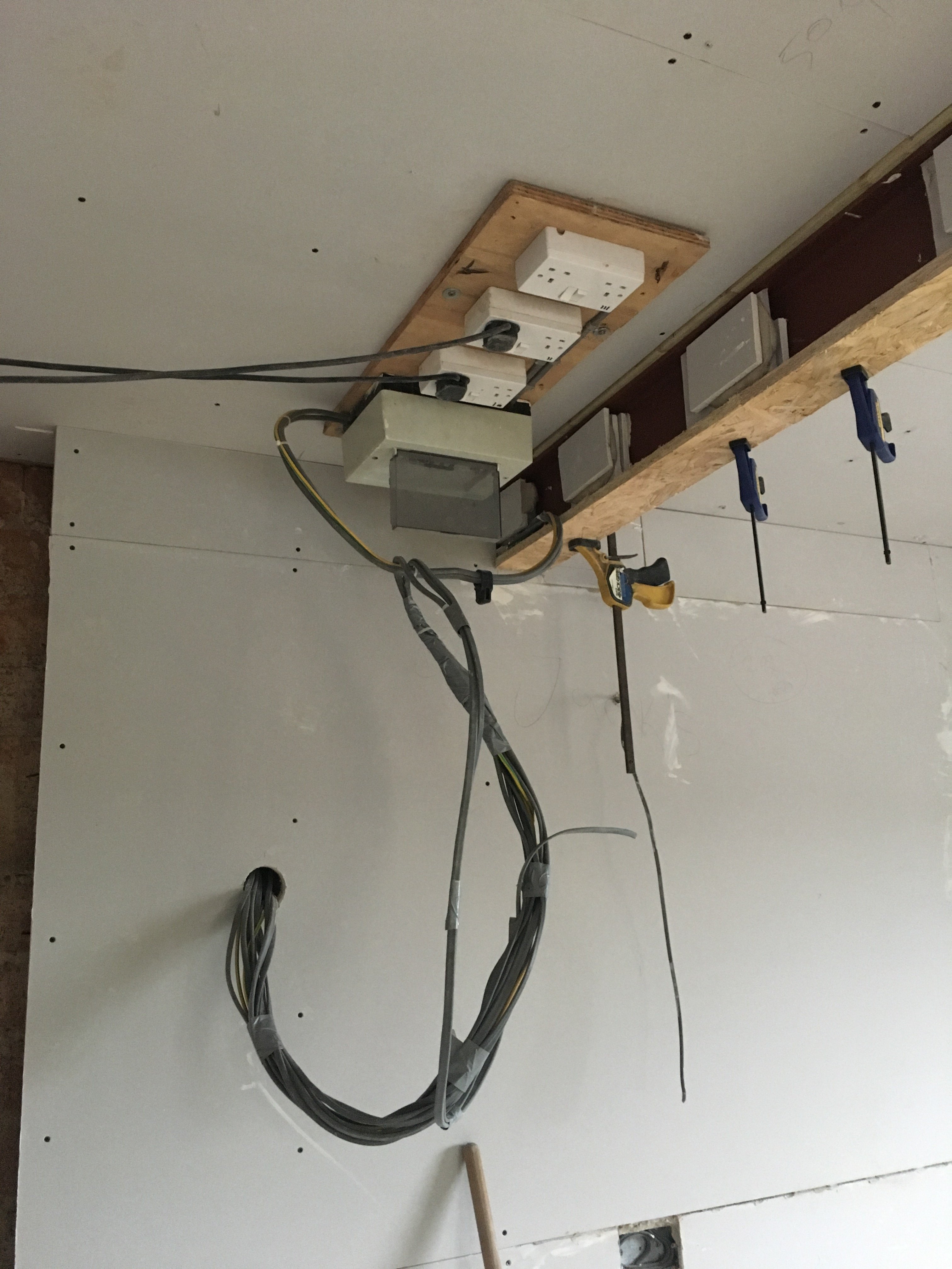 [ElectriciansForums.net] Australian consumer unit....