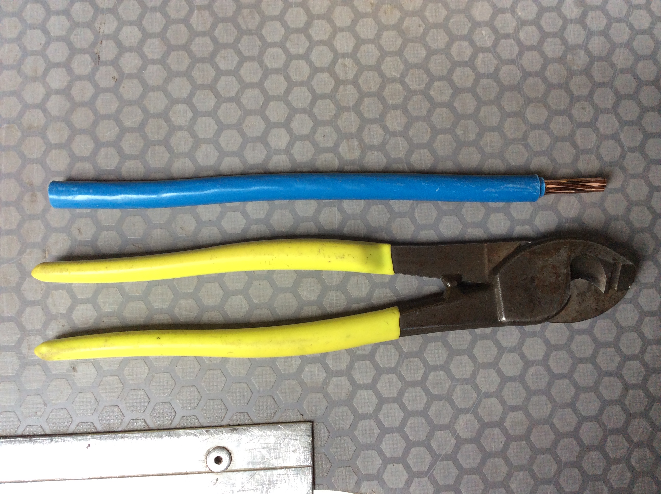 [ElectriciansForums.net] Any recommendations for some cable shears?