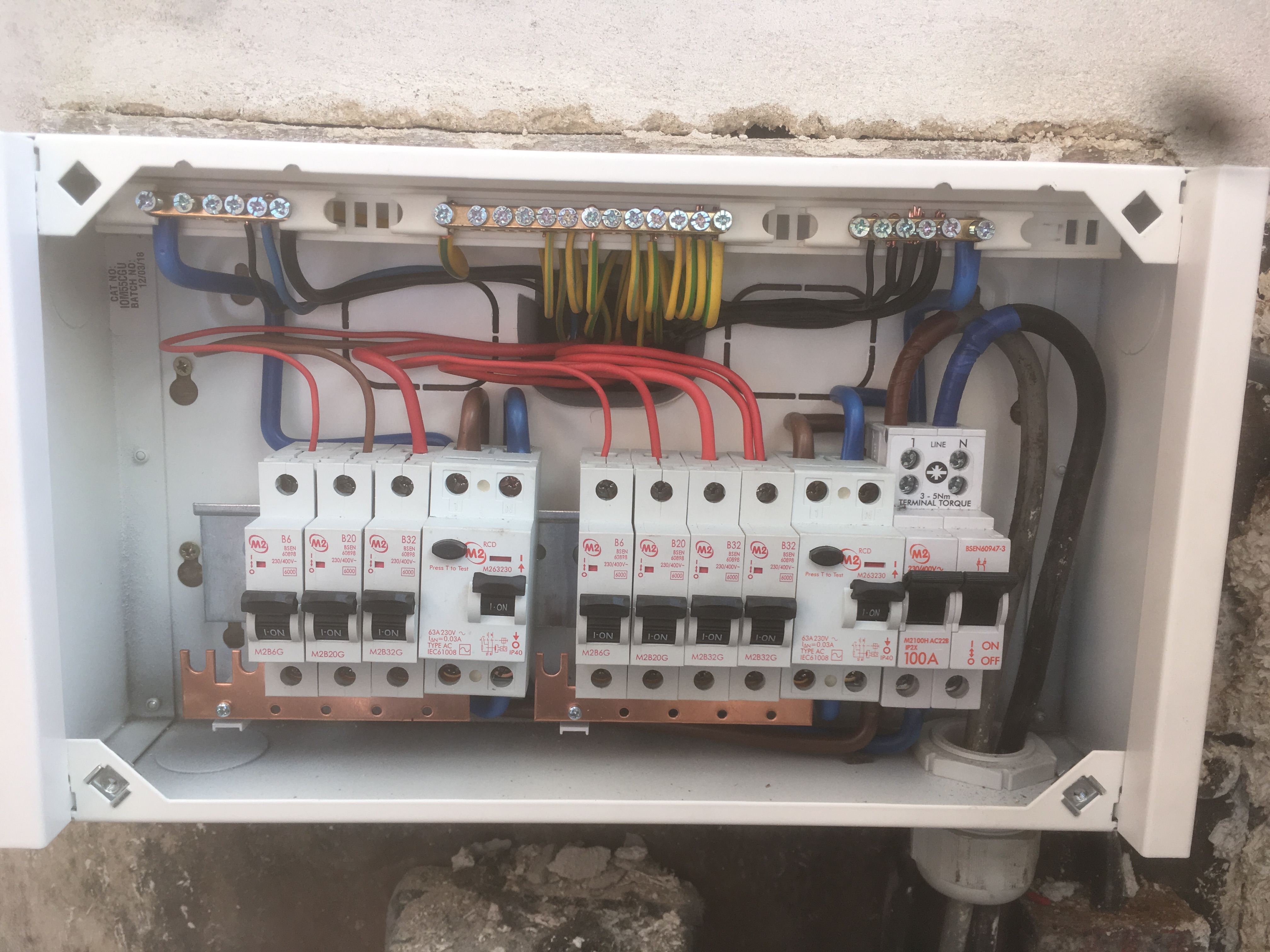 [ElectriciansForums.net] Has this consumer unit been installed correctly?