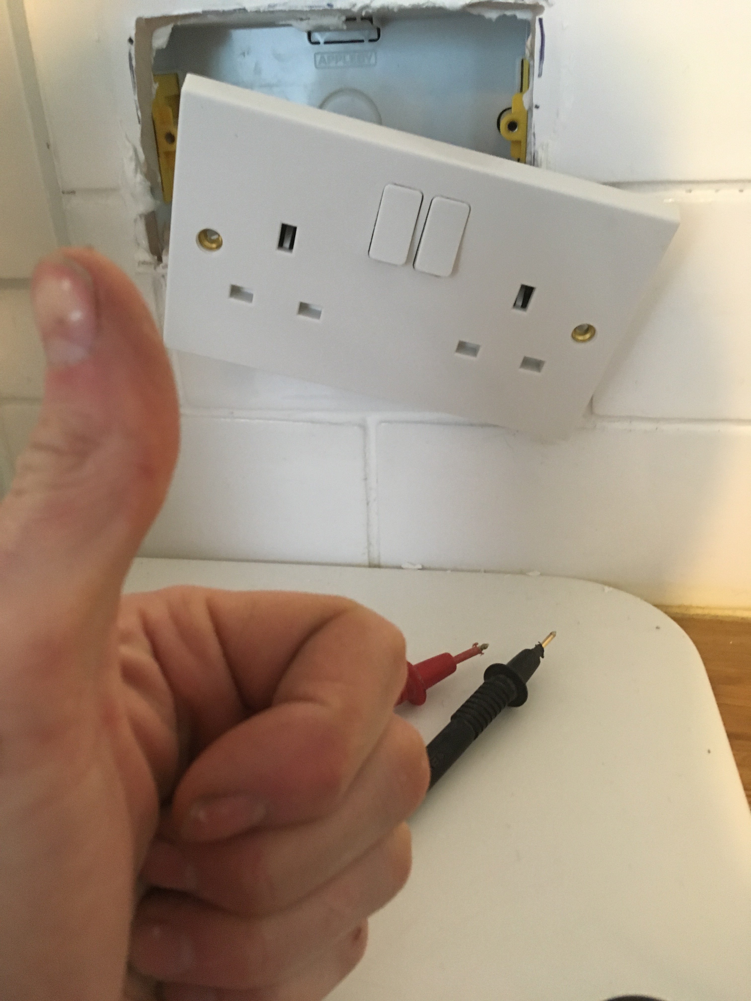 [ElectriciansForums.net] Name that brand! Double socket