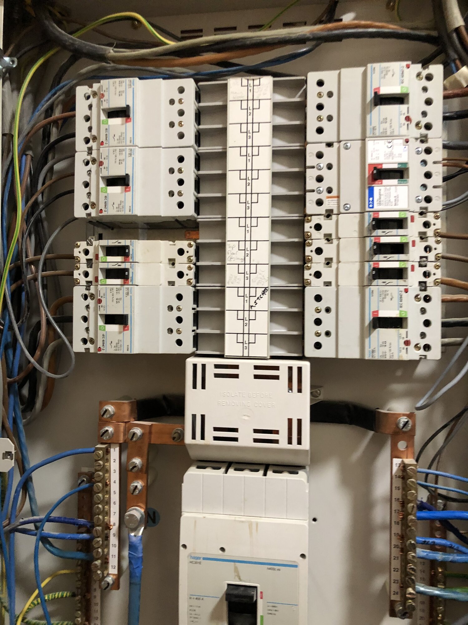 [ElectriciansForums.net] All devices on 3phase board tripped simultaneously