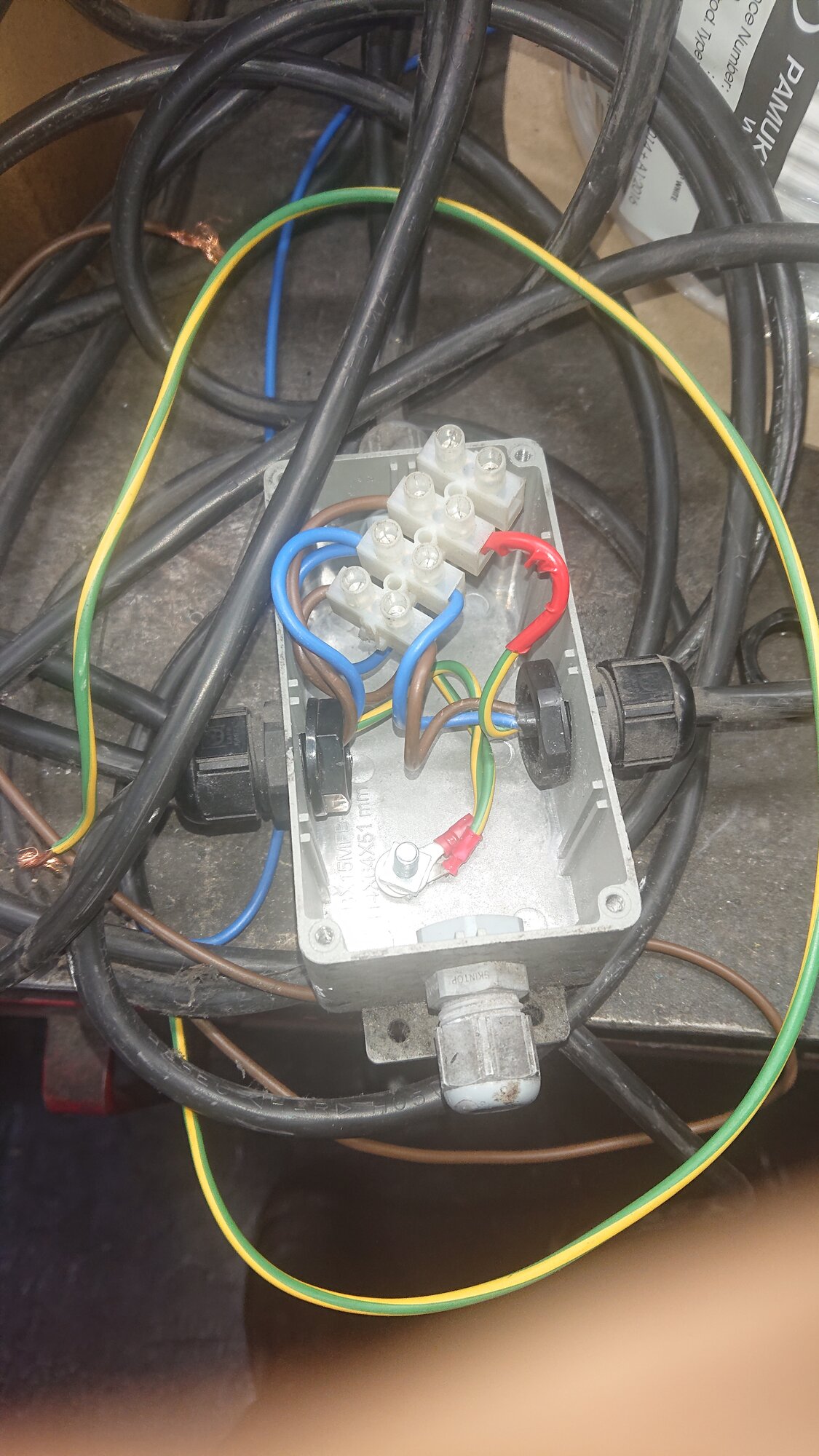 [ElectriciansForums.net] Dodgy trade pictures for your amusement! - 1 Million Views!