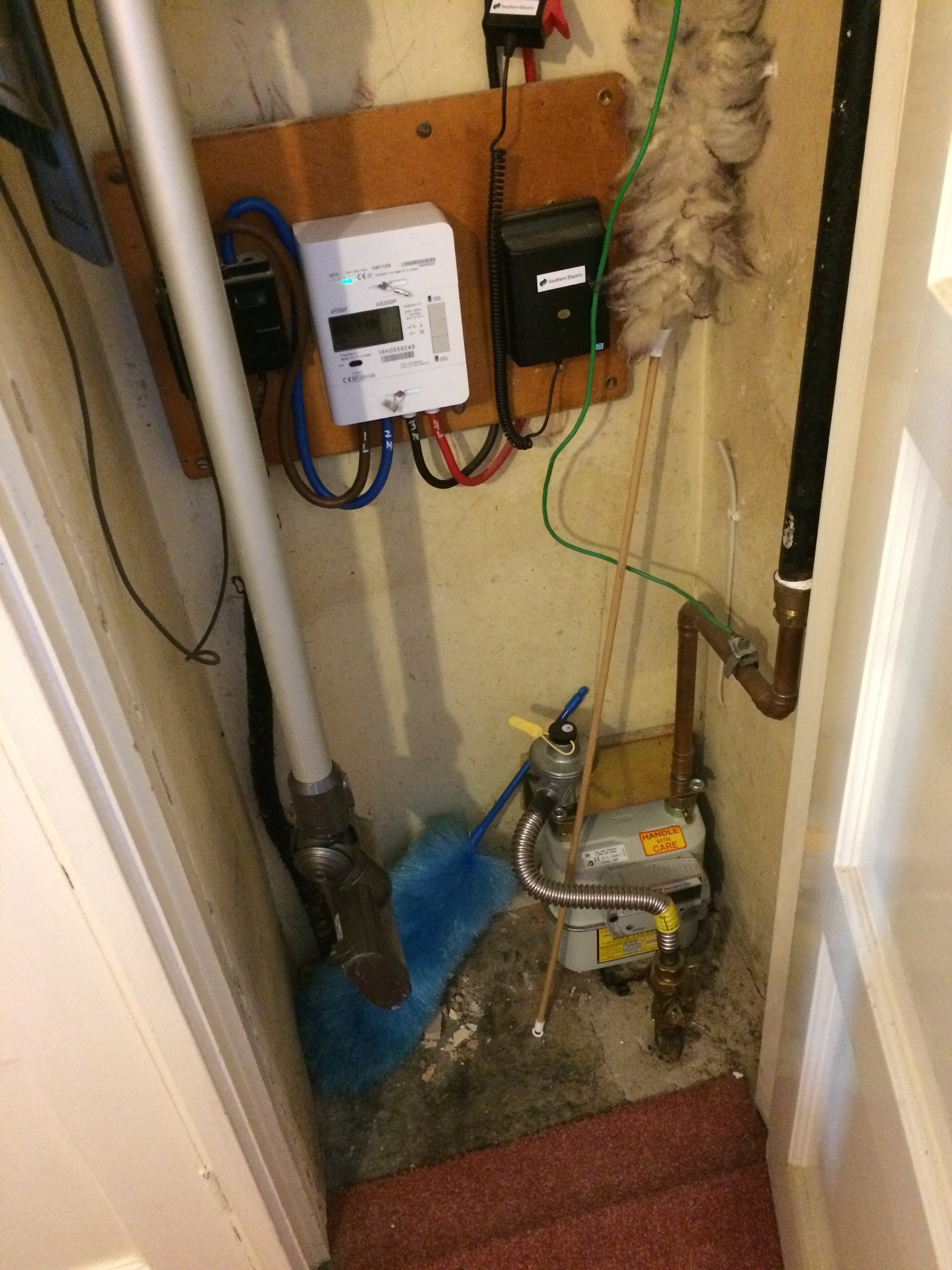 [ElectriciansForums.net] Grounding advice on older property