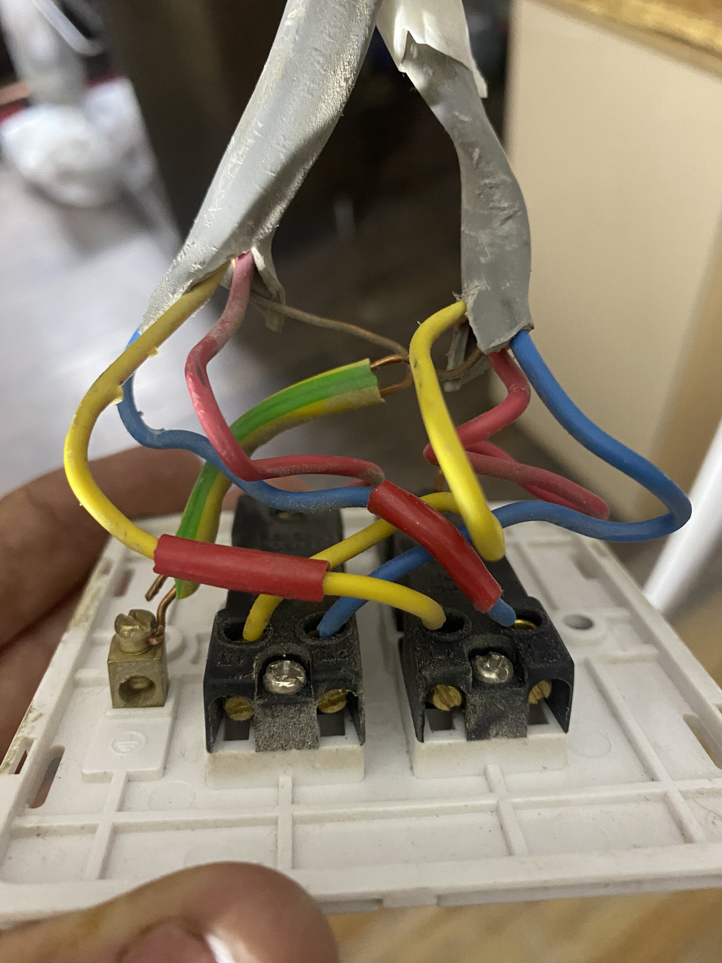 [ElectriciansForums.net] Advice needed on switching