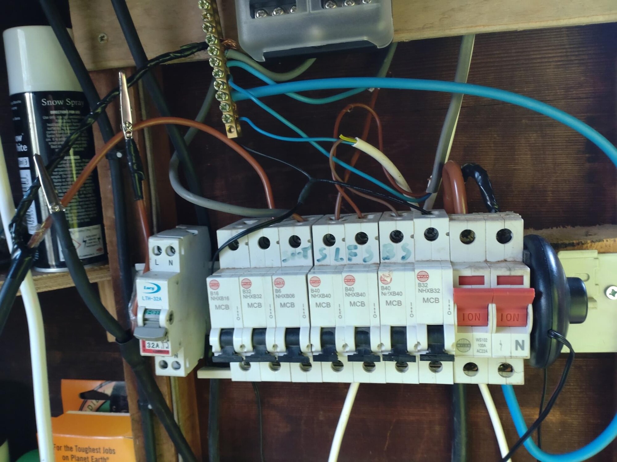 [ElectriciansForums.net] Dodgy trade pictures for your amusement! - 1 Million Views!