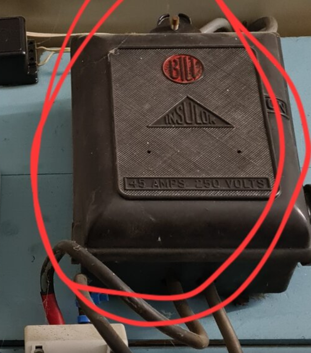 [ElectriciansForums.net] Old black box near consumer unit