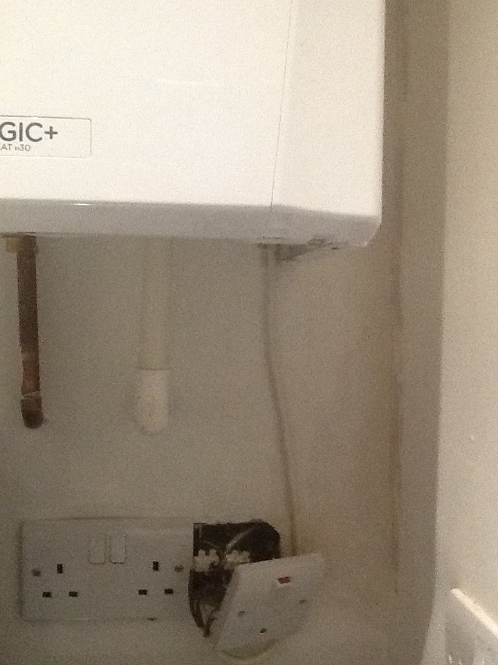 [ElectriciansForums.net] Surface mounted wiring into recessed box for boiler?