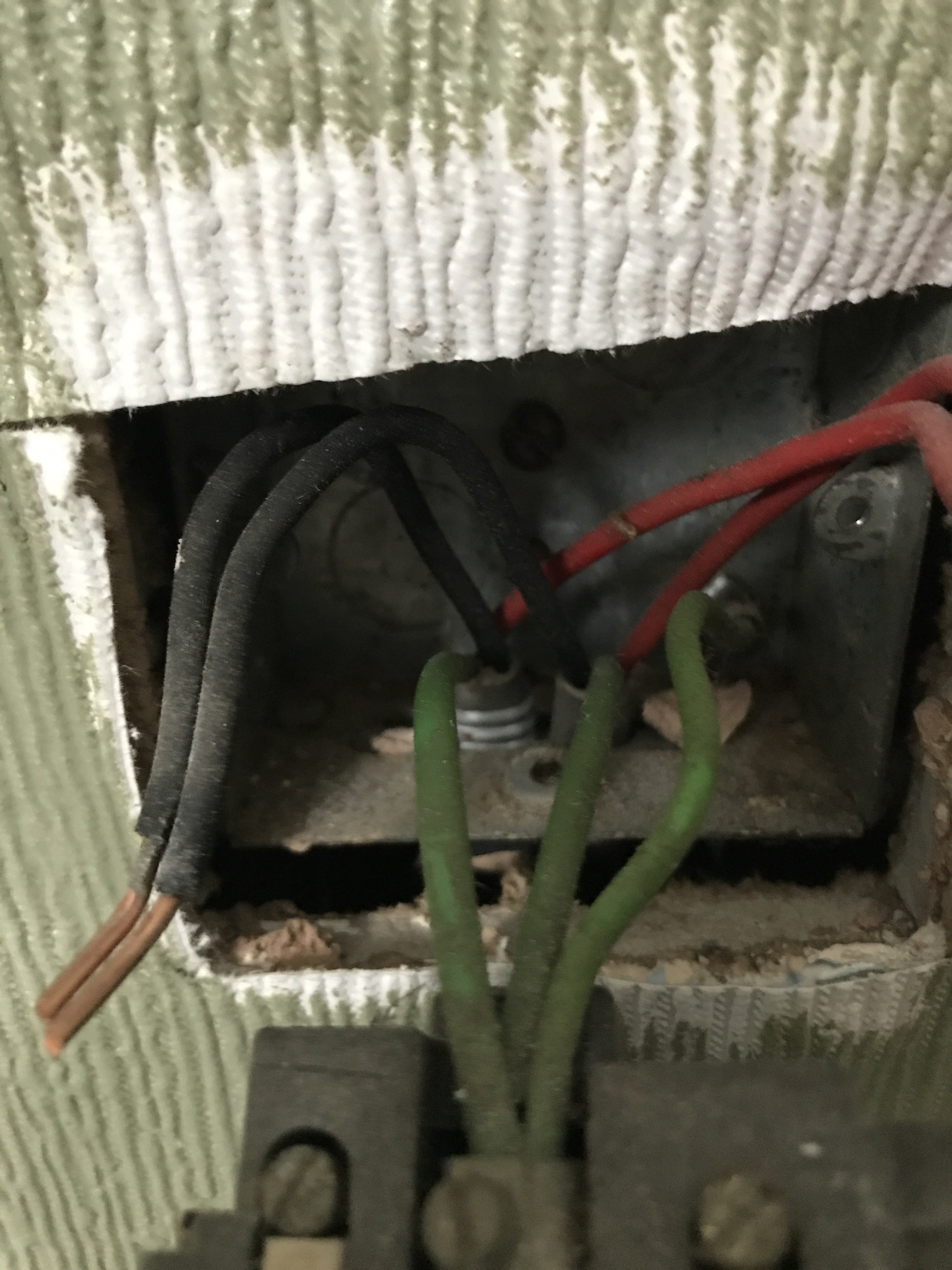 [ElectriciansForums.net] ChangIng socket - advise needed