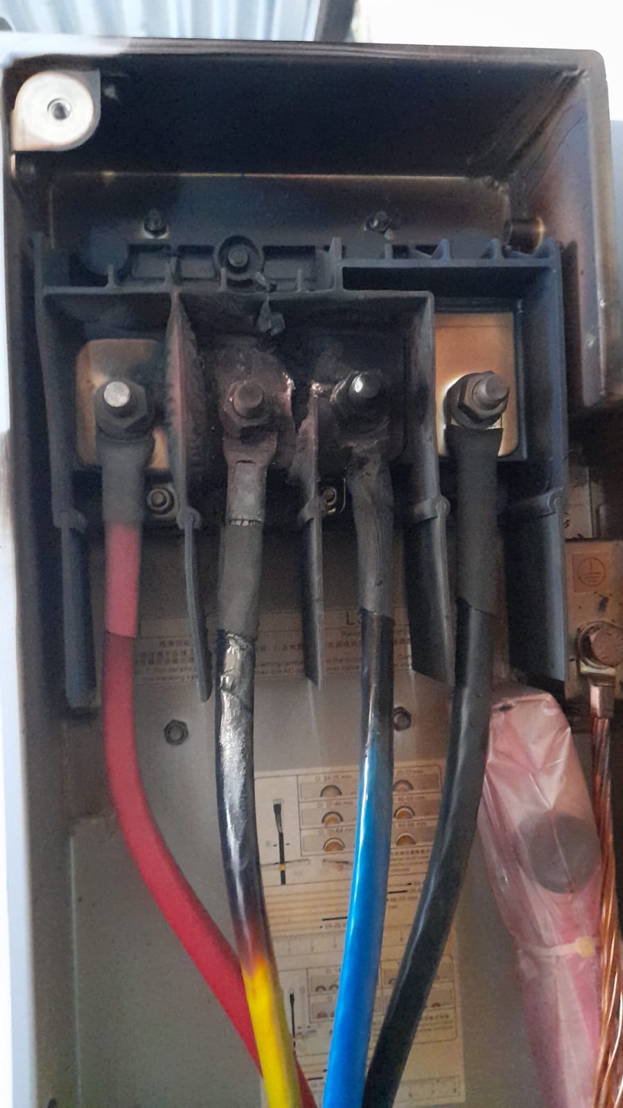 [ElectriciansForums.net] Burnt out Cable Connection on 100kW inverter