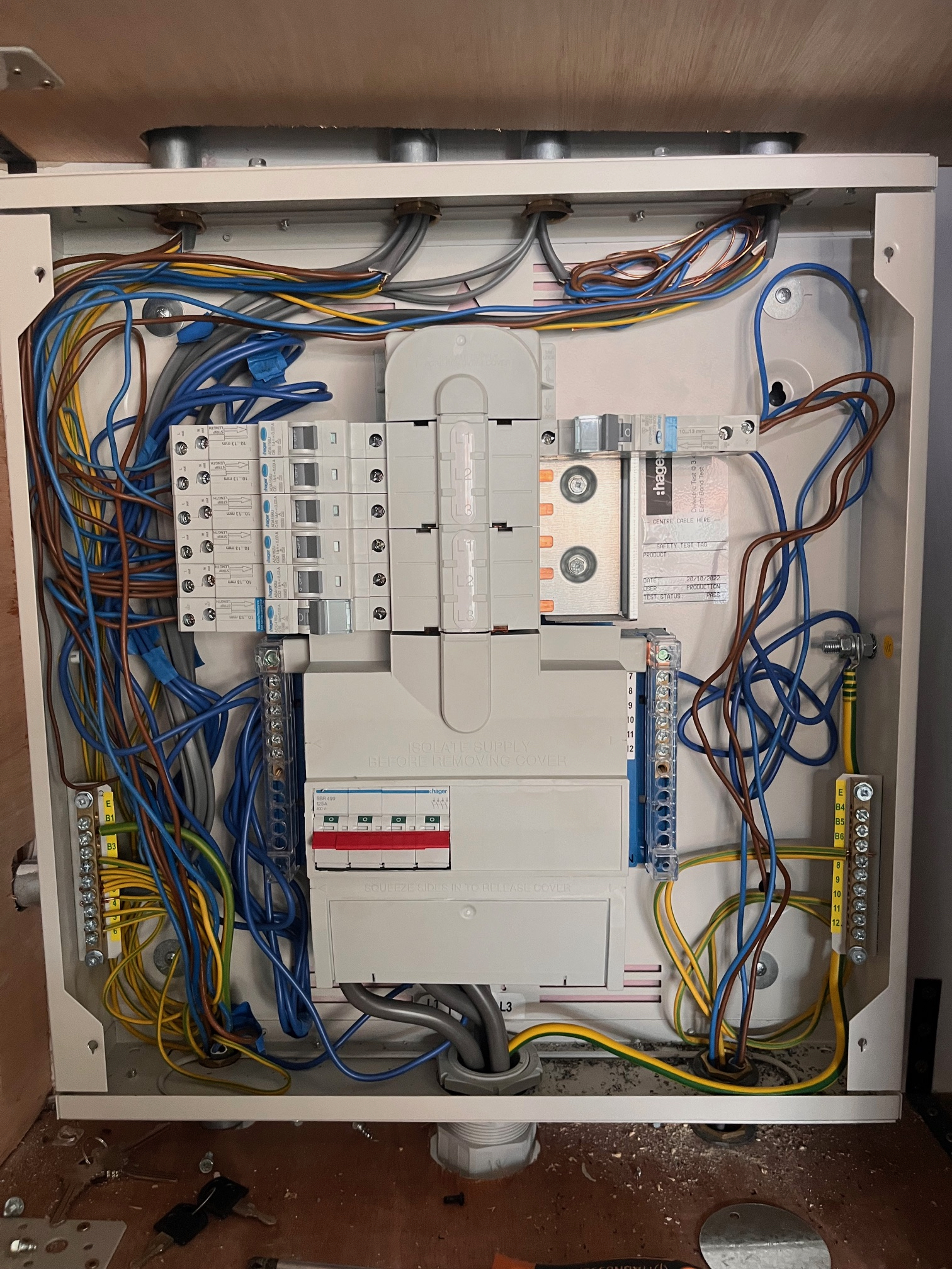 [ElectriciansForums.net] Earth bars interconnected hager