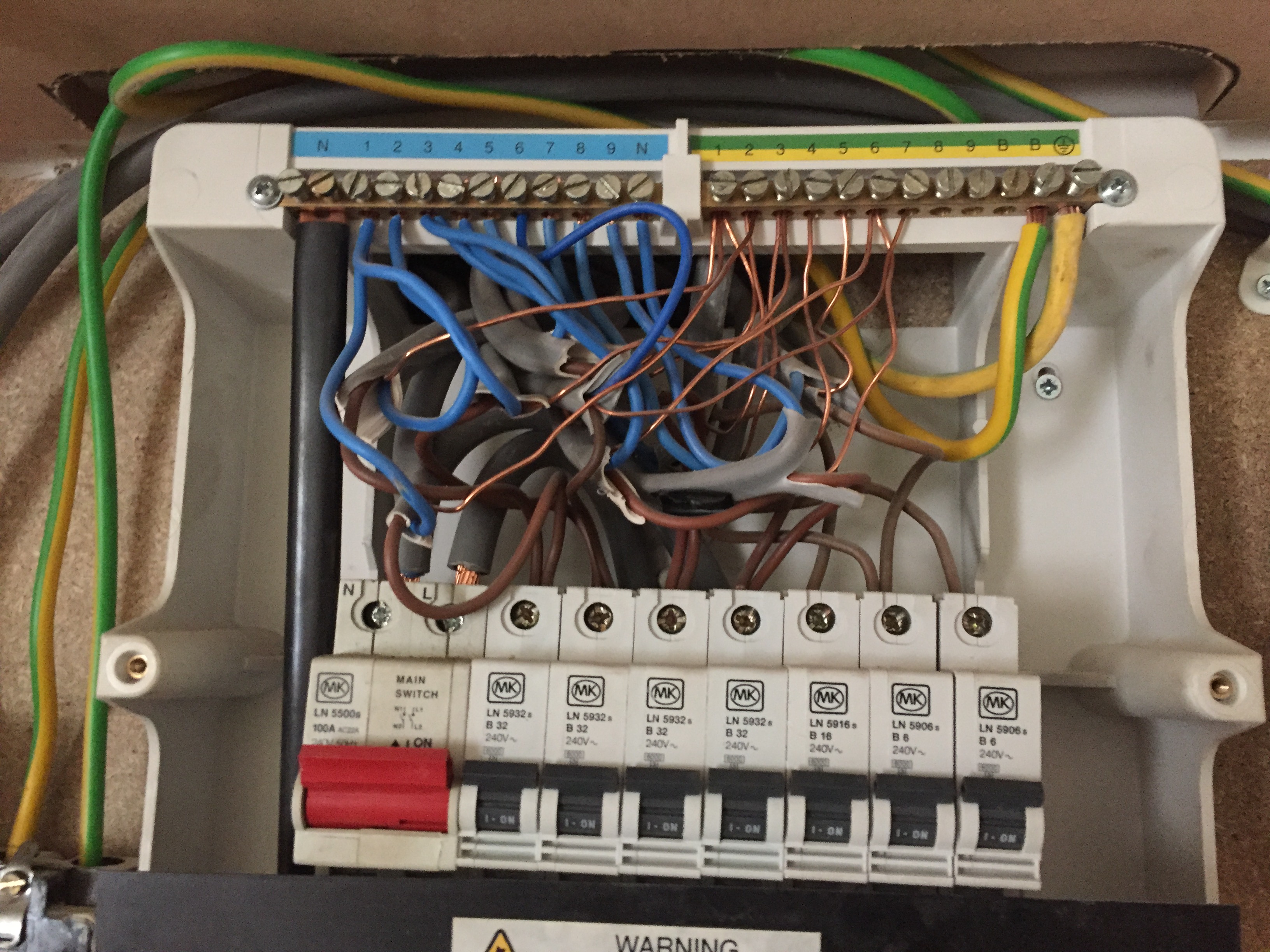 [ElectriciansForums.net] Dodgy trade pictures for your amusement! - 1 Million Views!