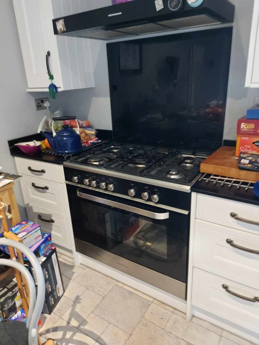 [ElectriciansForums.net] Long shot. Cooker identification.