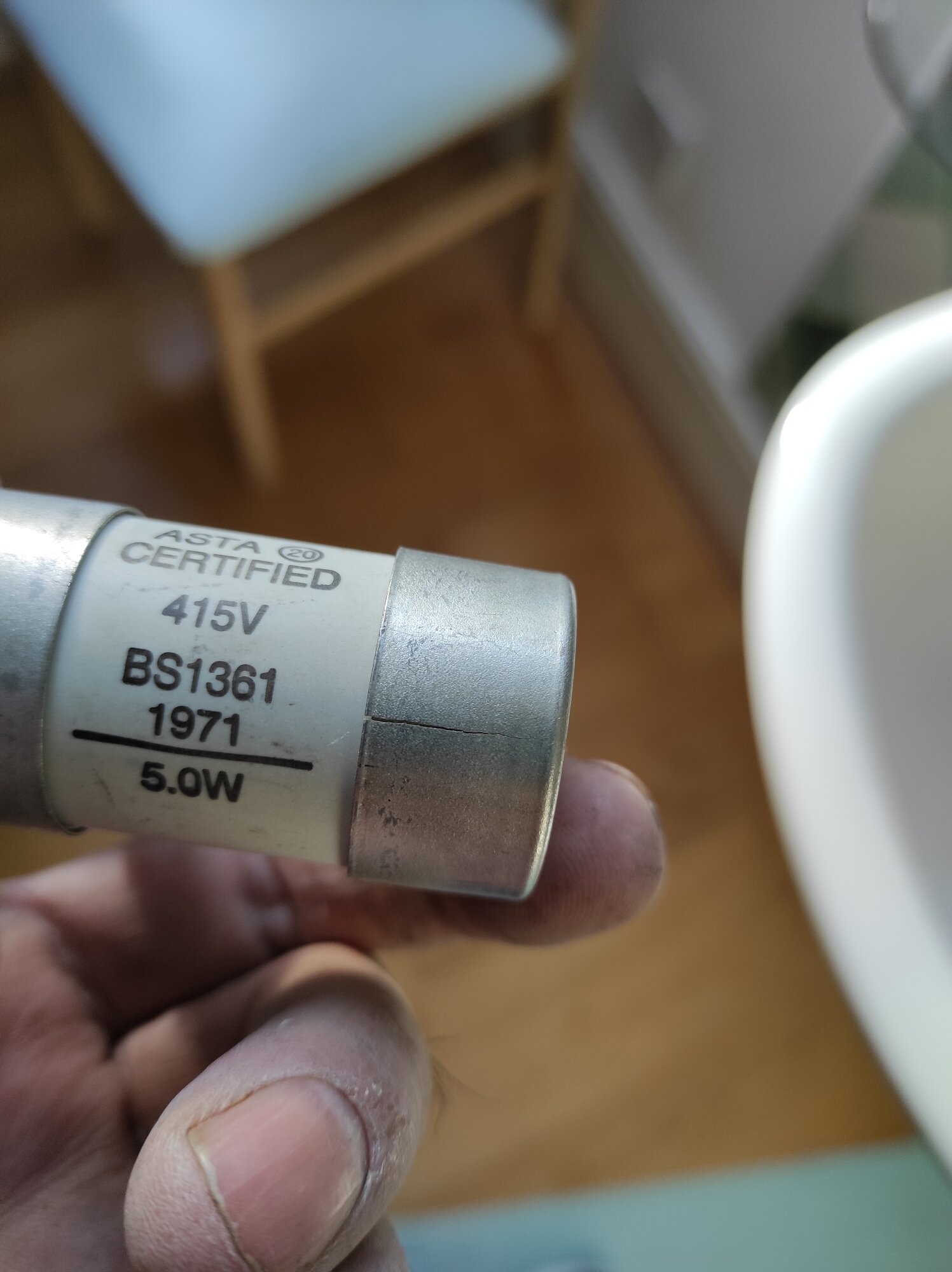 [ElectriciansForums.net] What type of fuse this is?