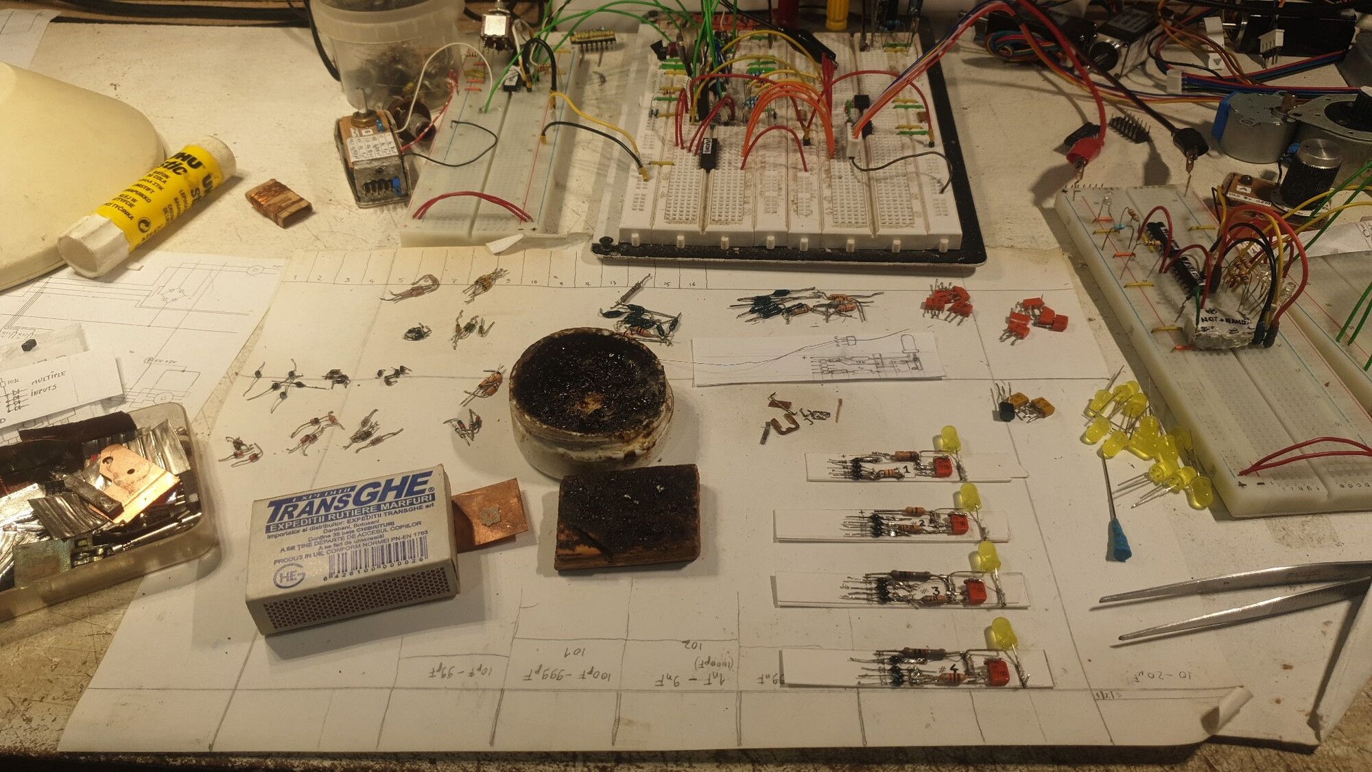 [ElectriciansForums.net] Logic Outputs Problem in 7493 IC