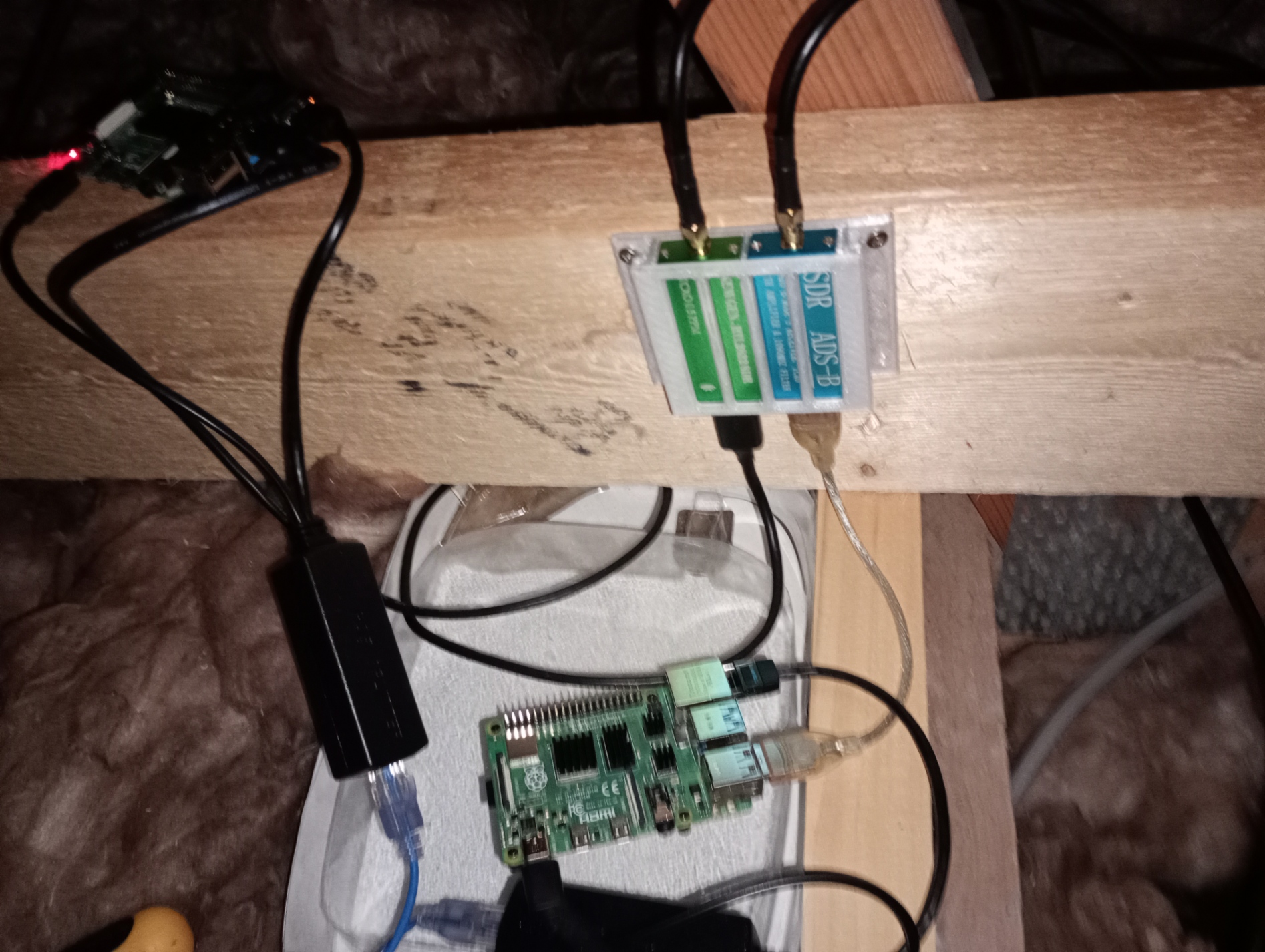 [ElectriciansForums.net] (Day 1) figured I'd share my adsb-b and acars plane tracker setup I built over time