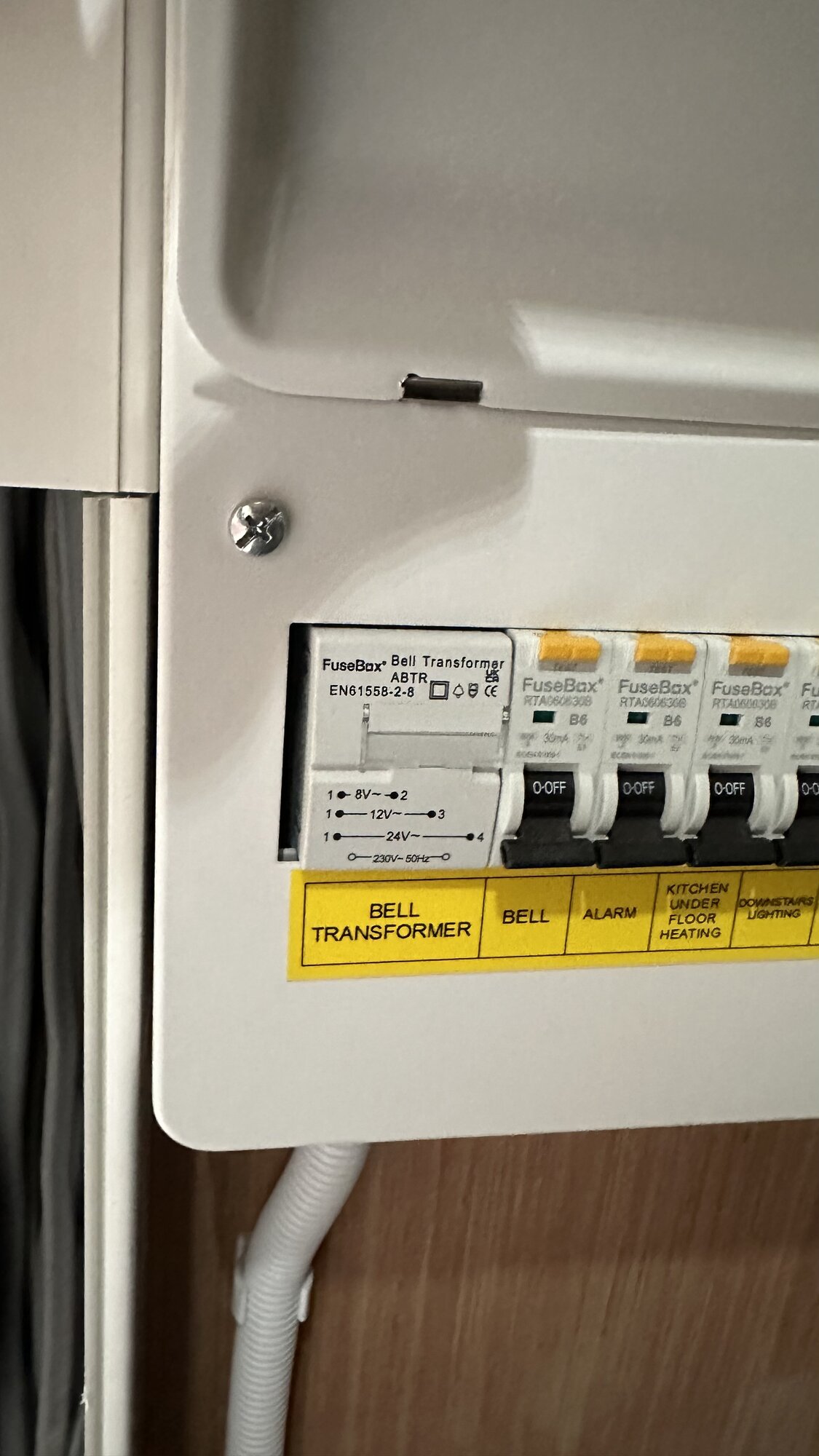 [ElectriciansForums.net] What’s the best way to fix this small gap in the consumer unit?