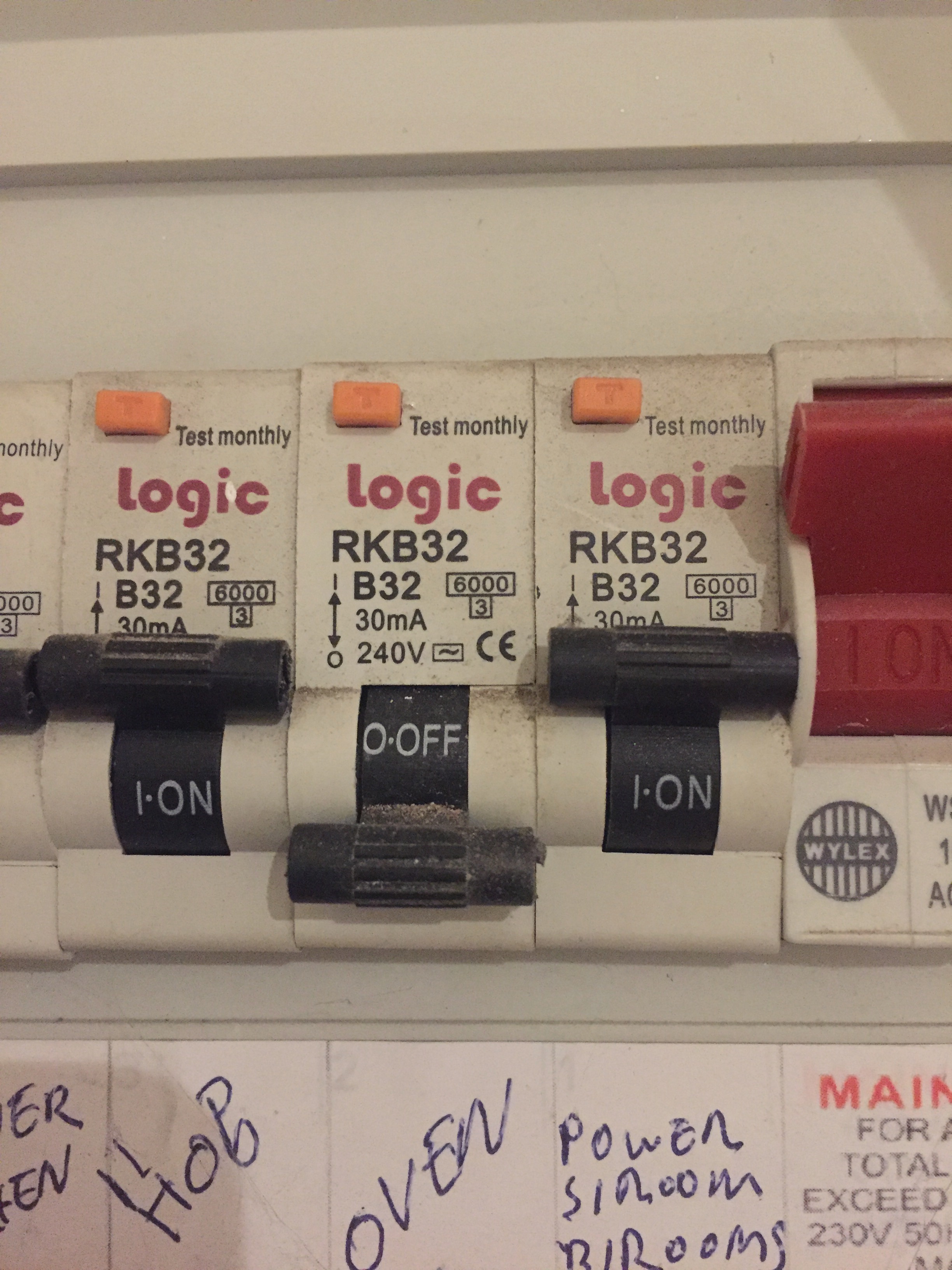 [ElectriciansForums.net] Which Fuse Type for my Consumer Unit?