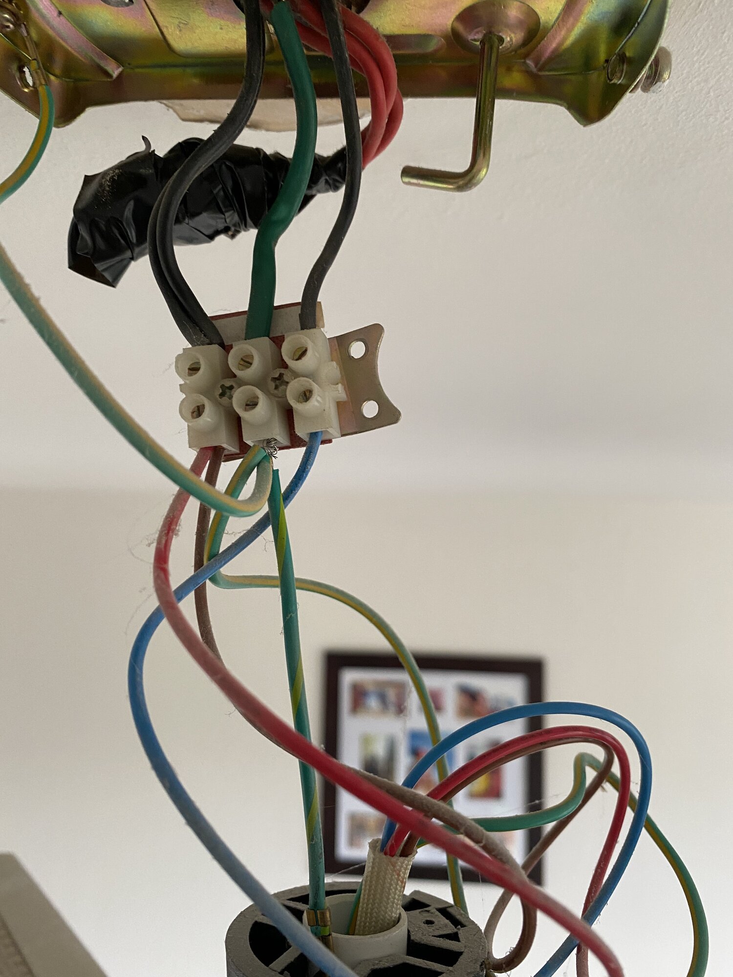 [ElectriciansForums.net] Ceiling Rose Wiring for Existing Fan