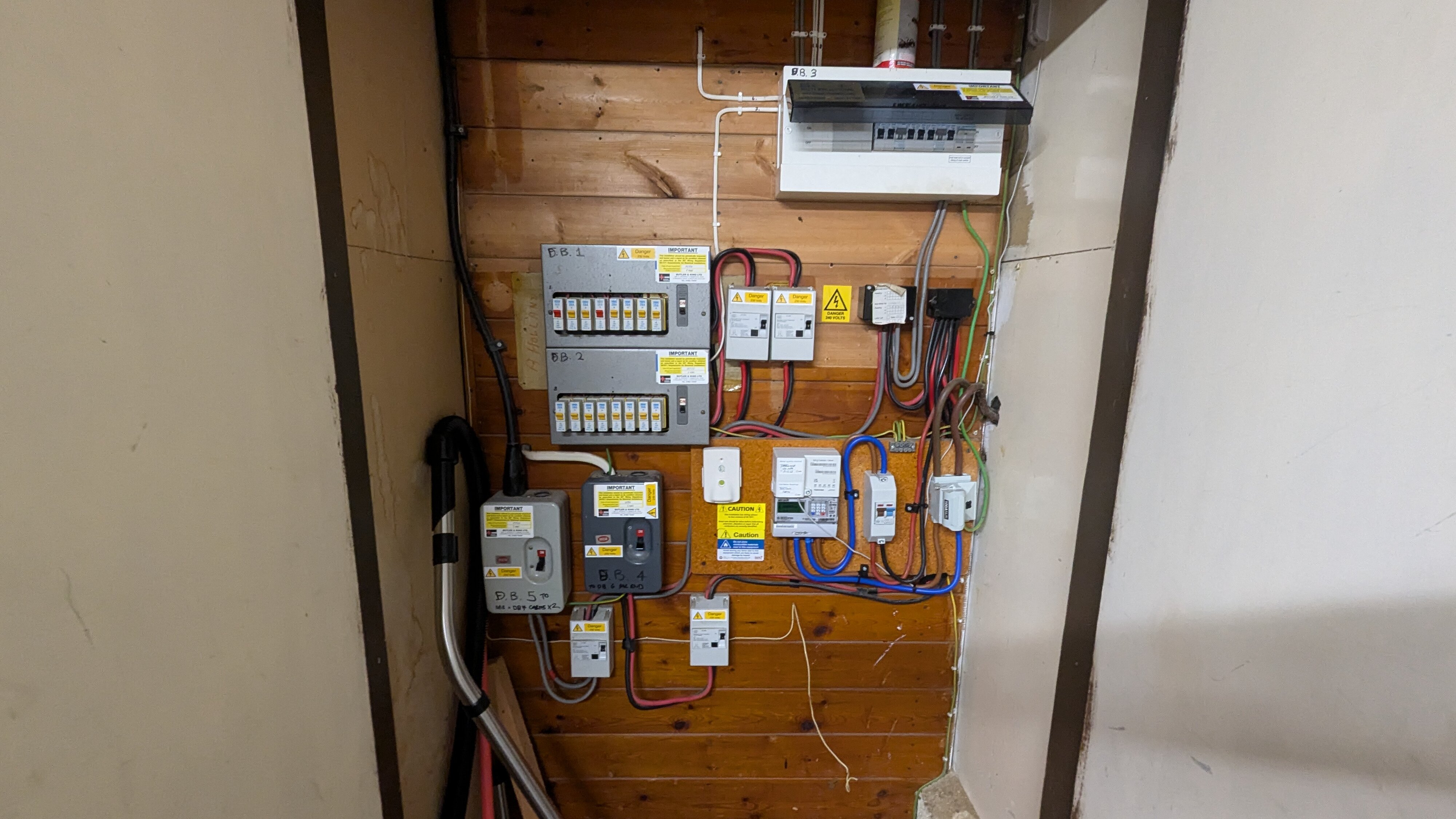 [ElectriciansForums.net] Convert mixed earthing arrangements to TN-C-S