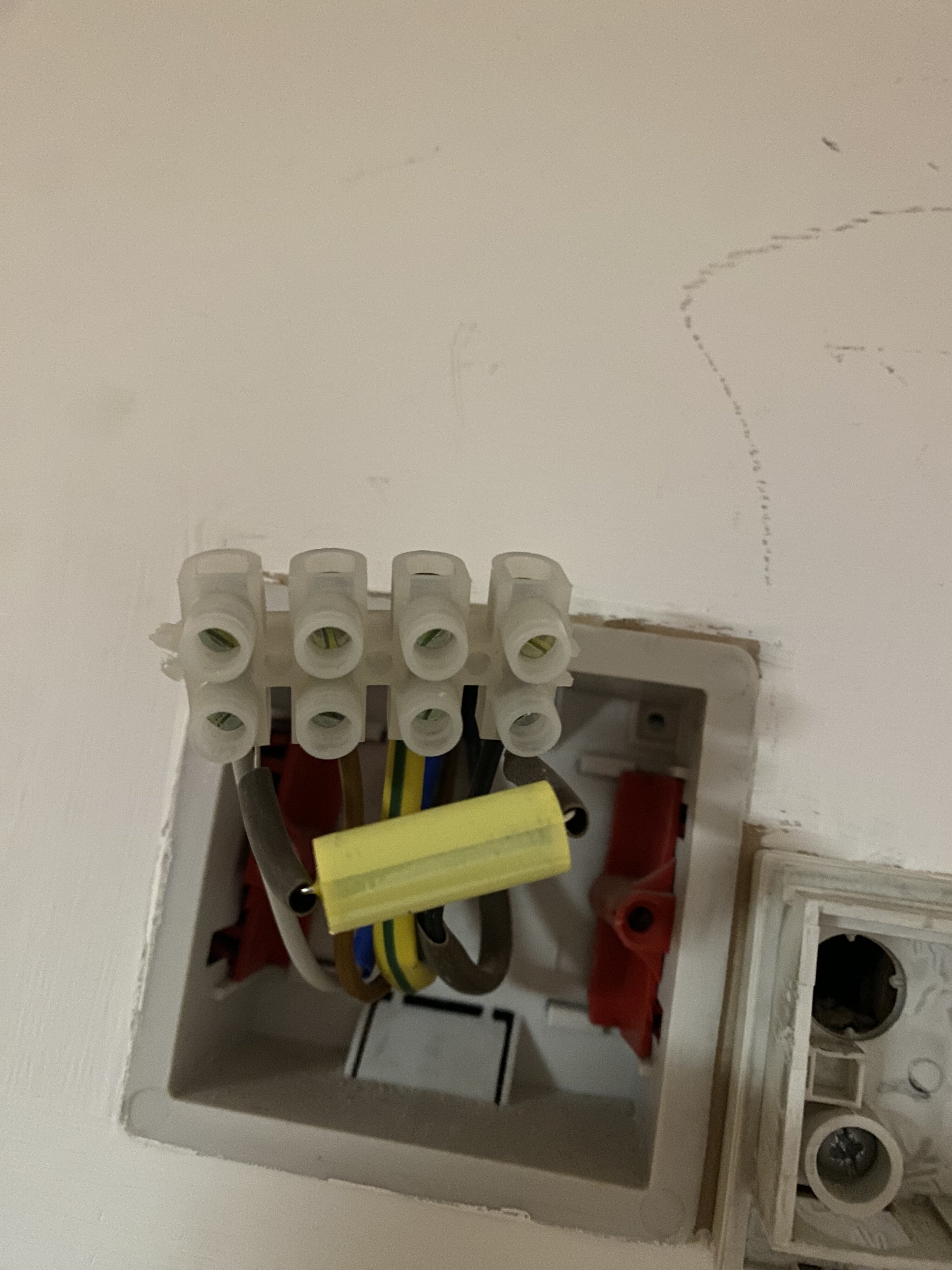 [ElectriciansForums.net] Anyone know why this capacitor was installed?