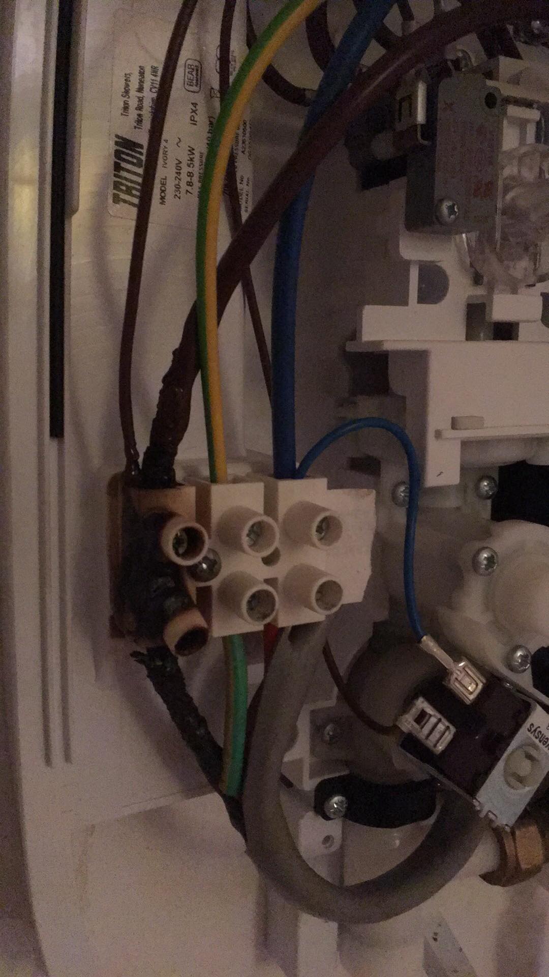 [ElectriciansForums.net] Friends shower burnt out - fail