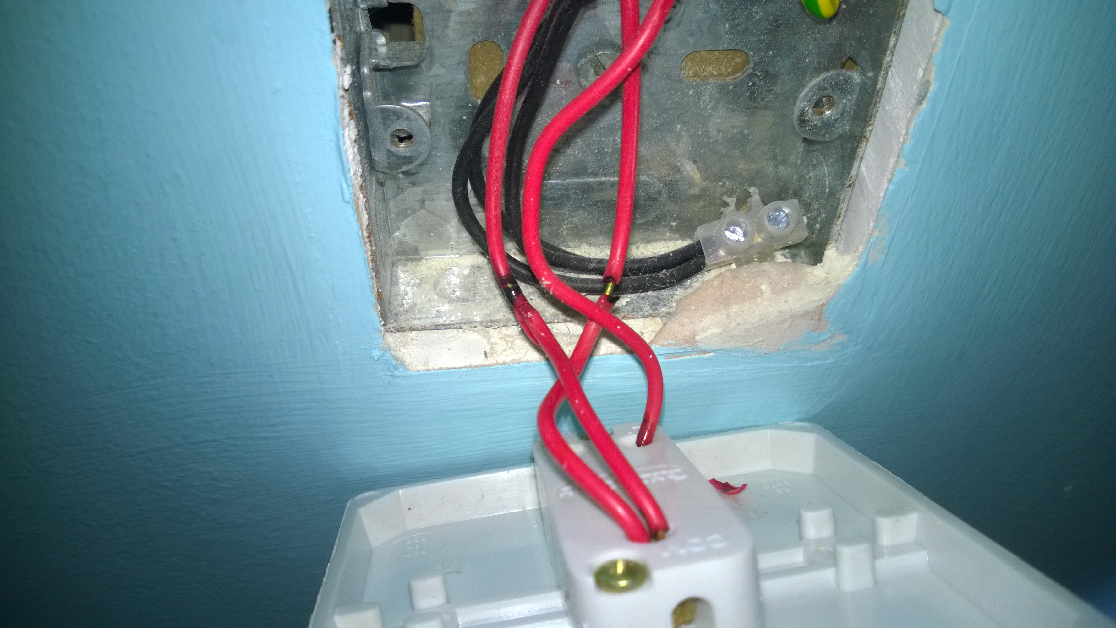 [ElectriciansForums.net] ADVICE PLEASE - SURFACE CONDUIT SYSTEM FOR REWIRE 3 BED SEMI FRC