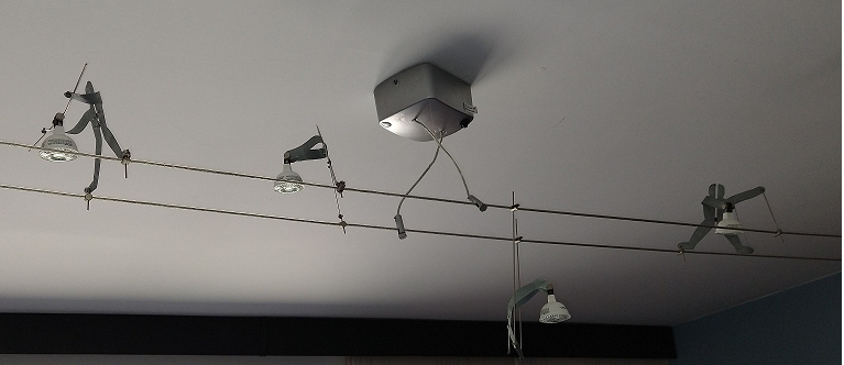 12vLightFixture.png