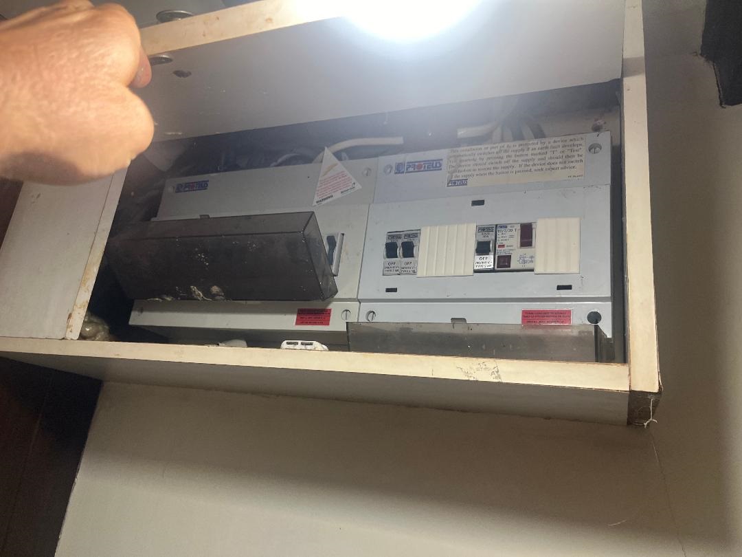 consumer unit.jpg