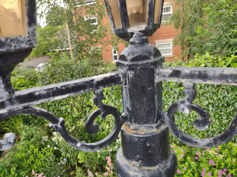 Lampost 1.jpg