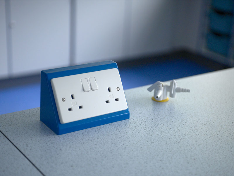 power-and-data-outlets-01.jpg