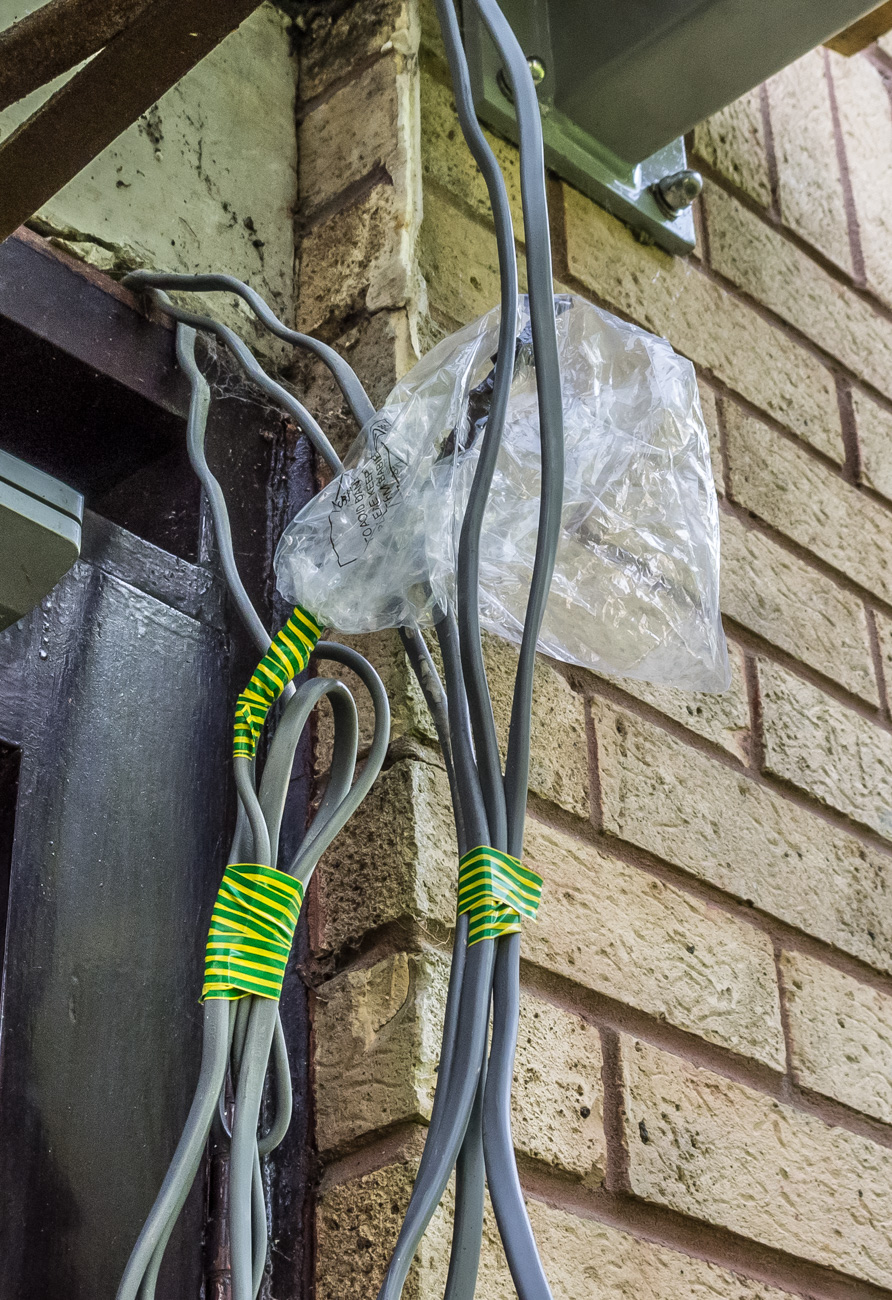 PRESENT  CABLES OUTSIDE B BLOCK.jpg