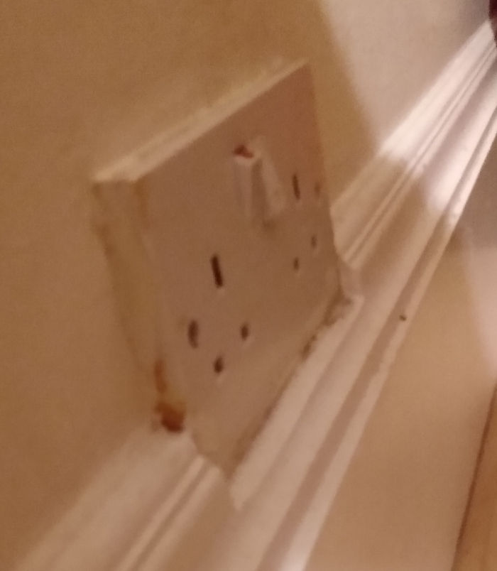 stupid-13A-socket.jpg